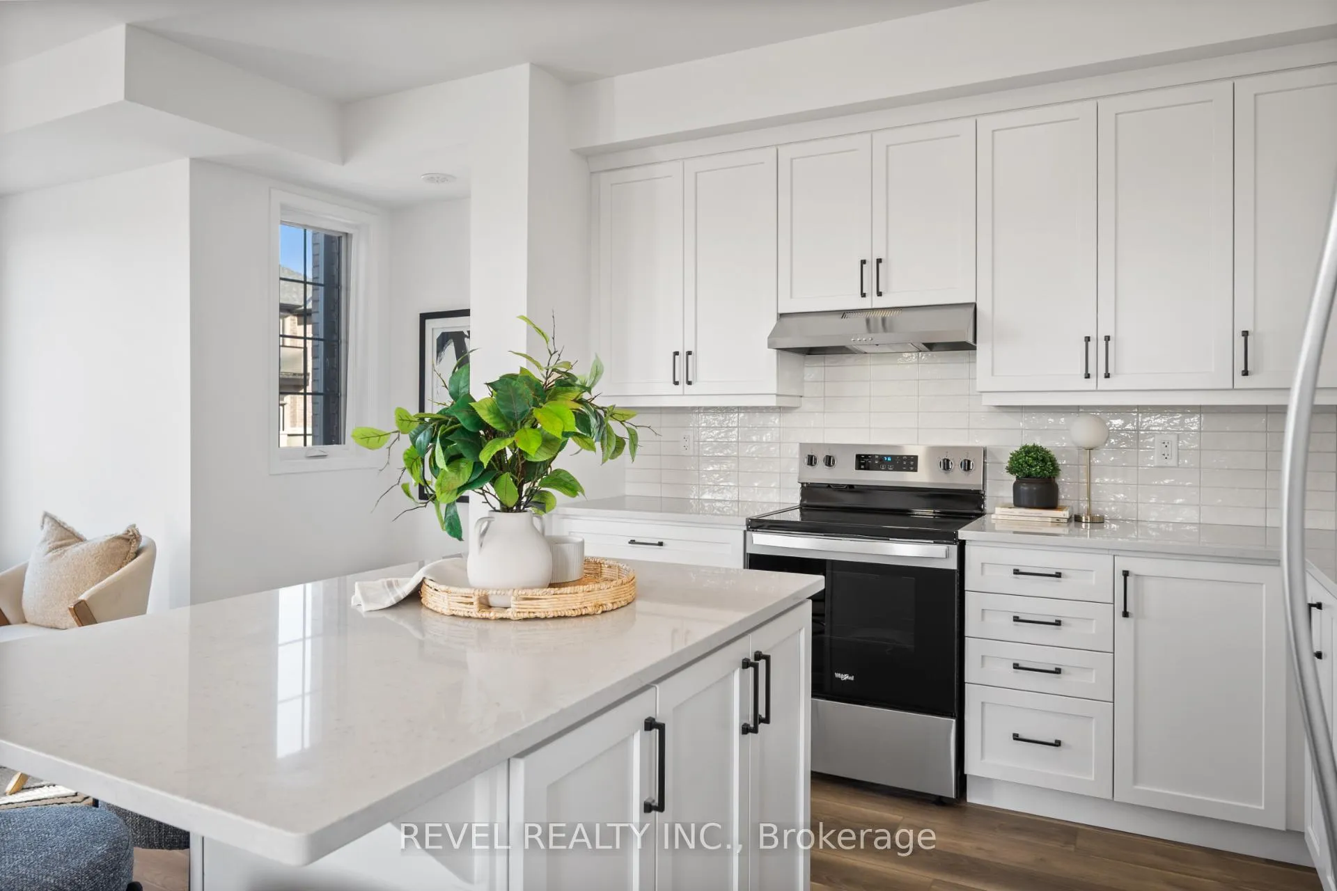 Photo 6 of 22 Varsity Drive, Brampton, Northwest Brampton — HOMEH
