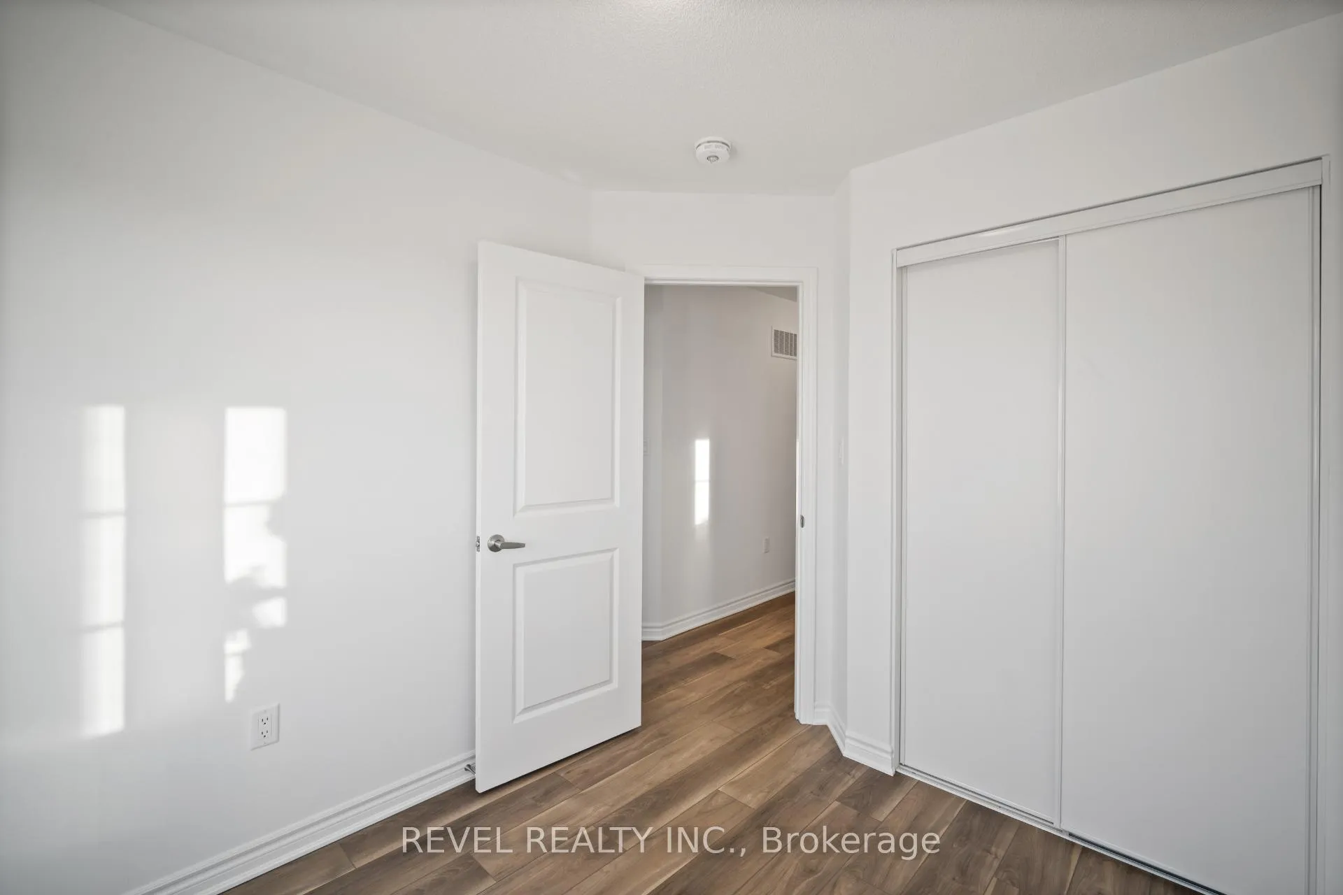 Photo 36 of 22 Varsity Drive, Brampton, Northwest Brampton — HOMEH