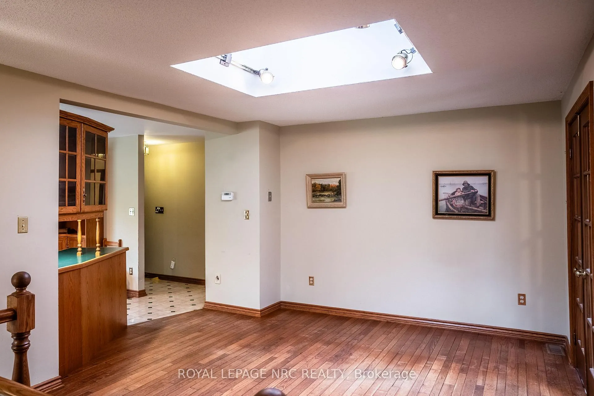 Photo 14 of 3 Monique Crescent, St. Catharines, Vine/Linwell — HOMEH