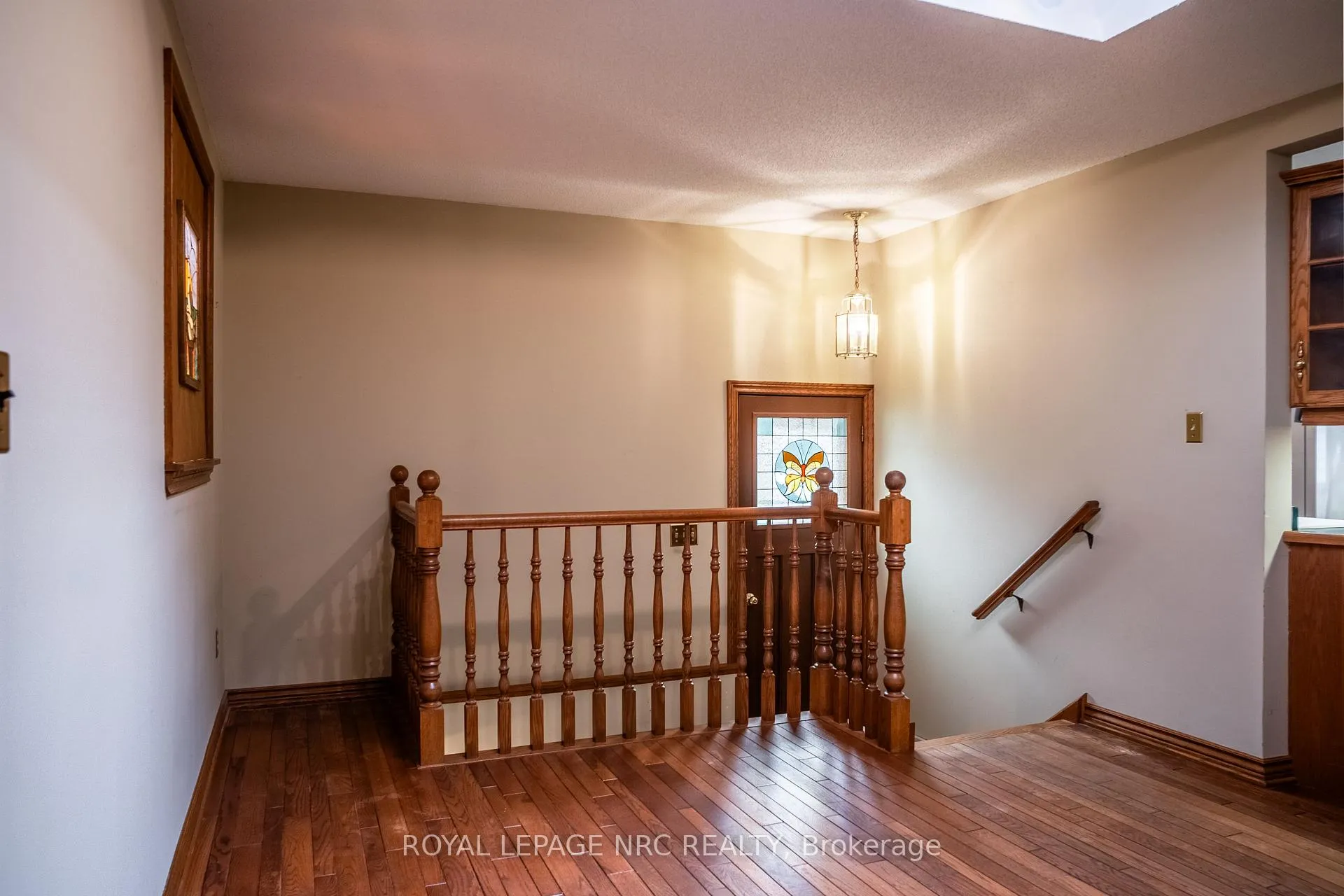Photo 16 of 3 Monique Crescent, St. Catharines, Vine/Linwell — HOMEH