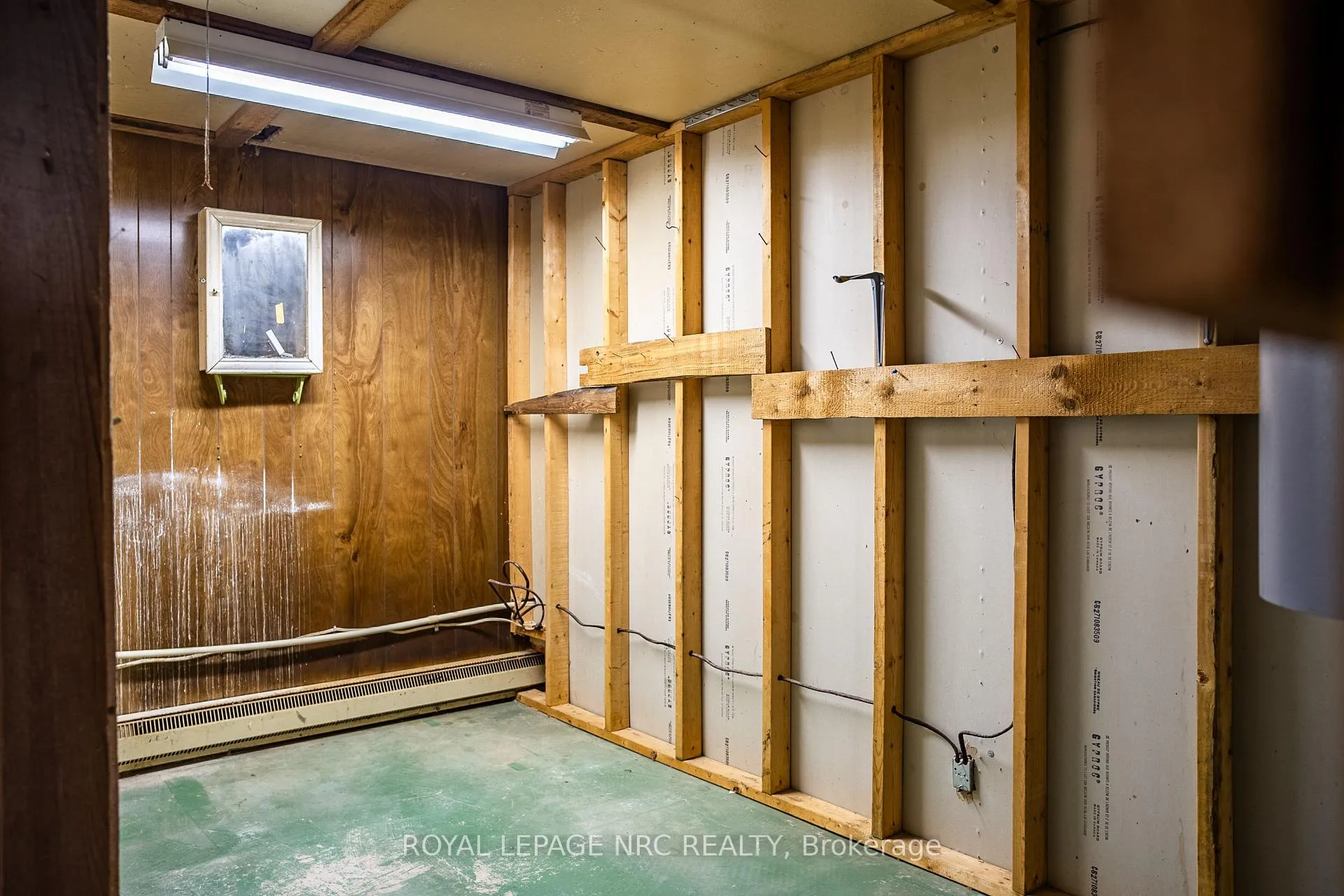 Photo 30 of 3 Monique Crescent, St. Catharines, Vine/Linwell — HOMEH