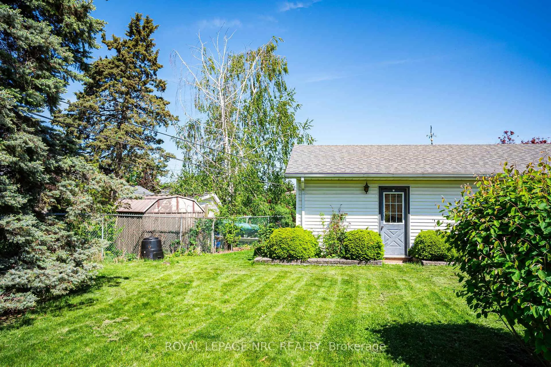 Photo 33 of 3 Monique Crescent, St. Catharines, Vine/Linwell — HOMEH
