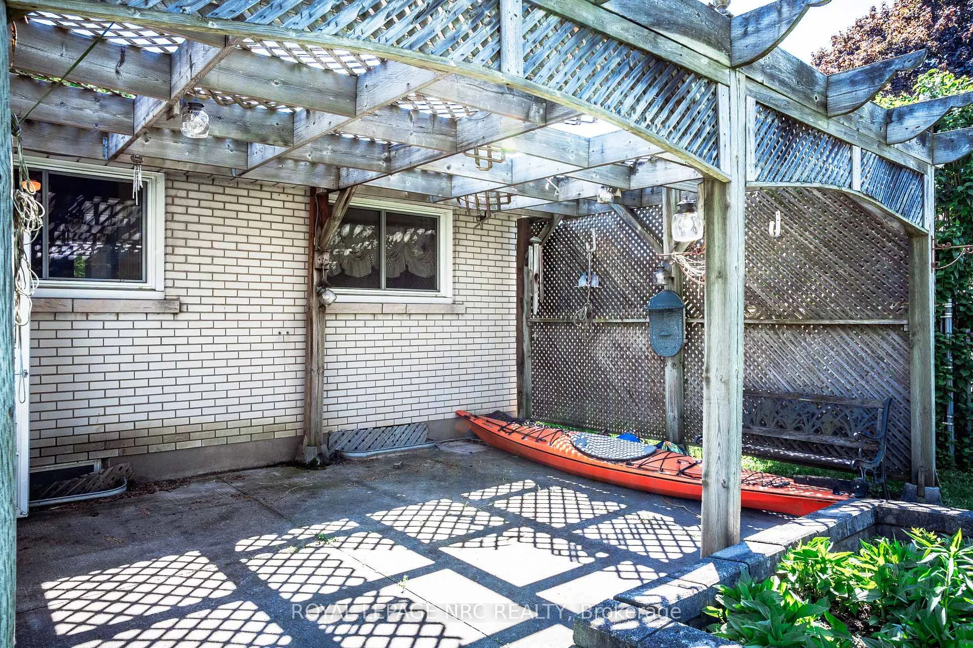 Photo 35 of 3 Monique Crescent, St. Catharines, Vine/Linwell — HOMEH