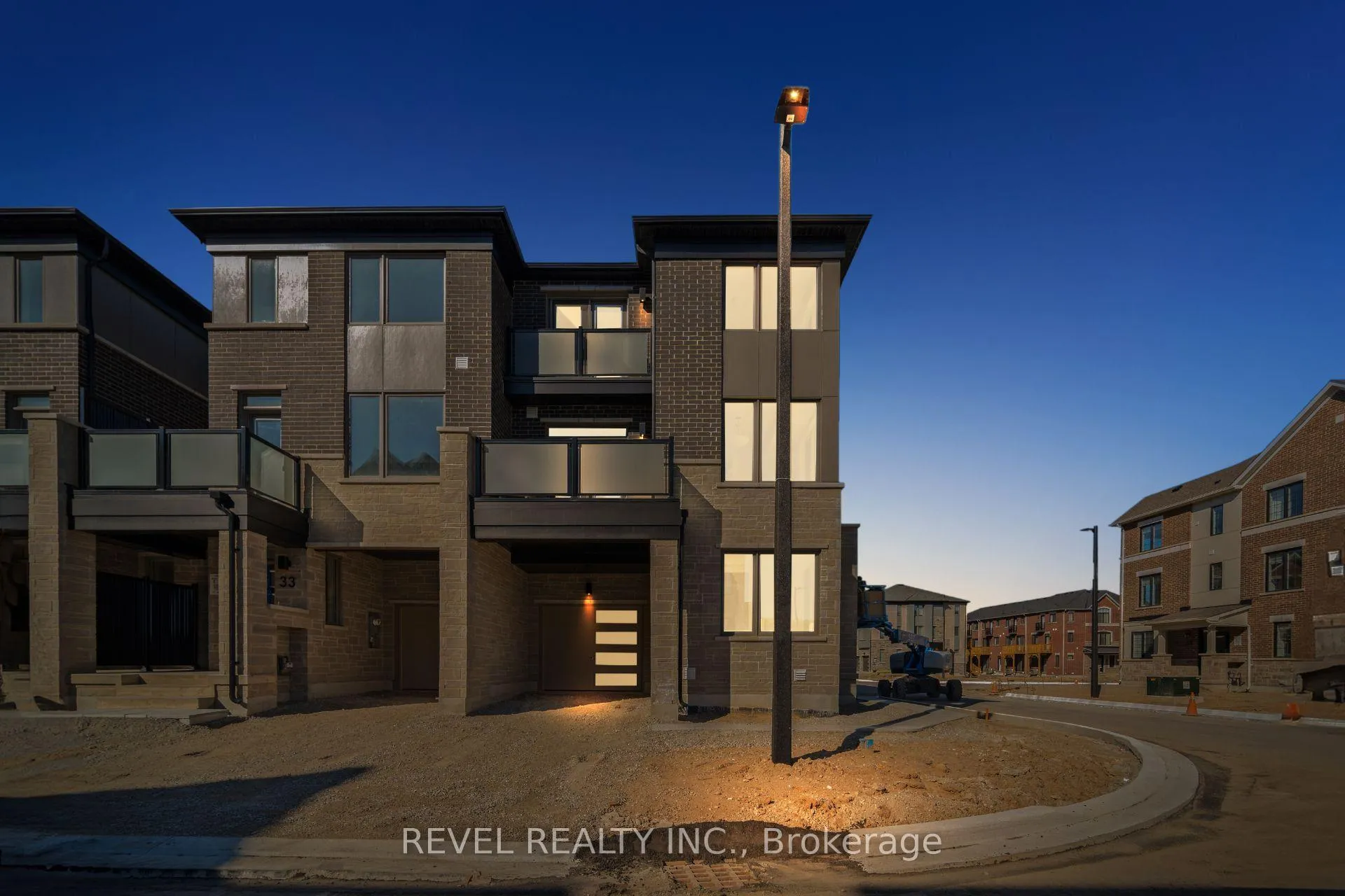 Photo 2 of 22 Vickerman Street, Brampton, Northwest Brampton — HOMEH
