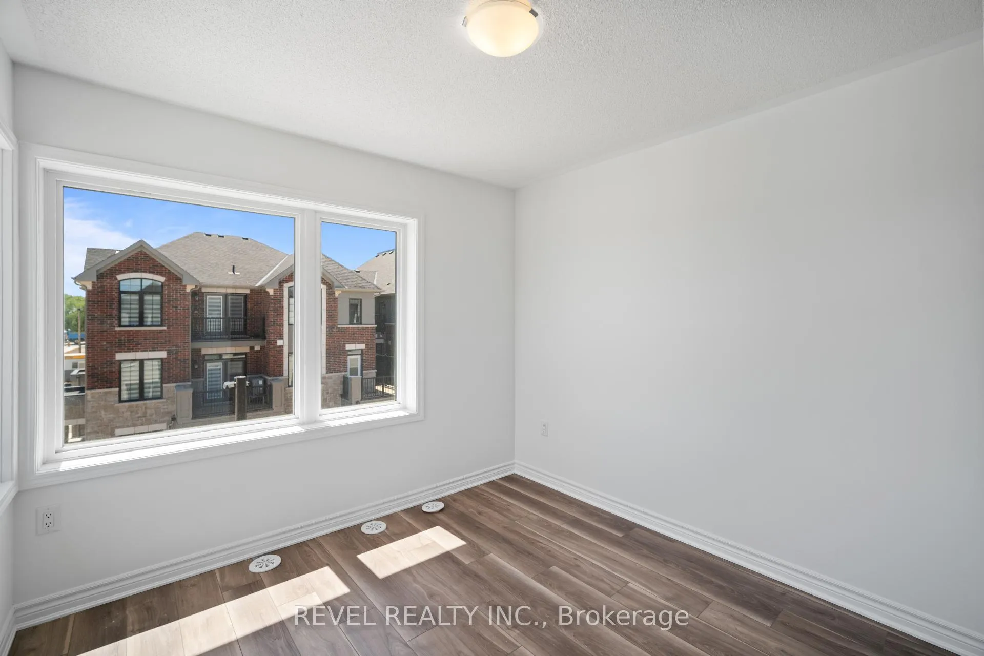 Photo 37 of 22 Vickerman Street, Brampton, Northwest Brampton — HOMEH