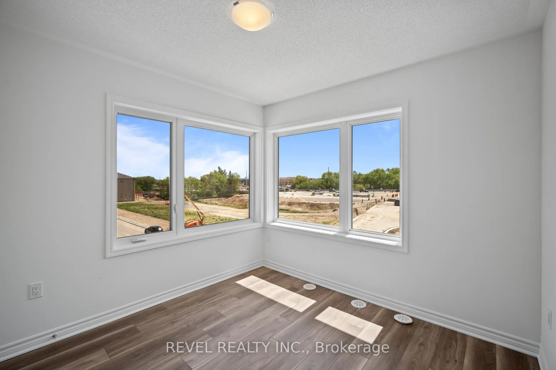 Photo 38 of 22 Vickerman Street, Brampton, Northwest Brampton — HOMEH