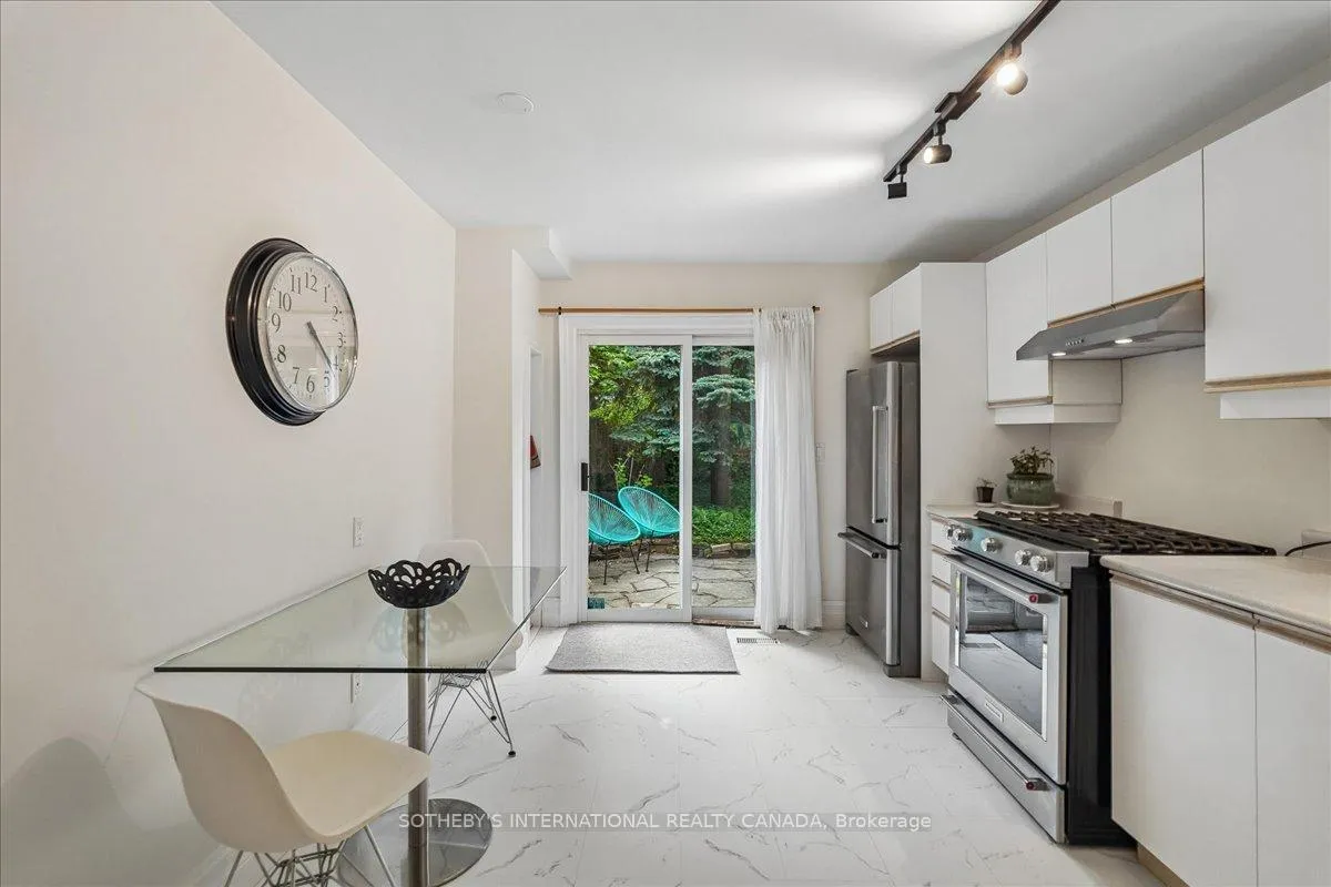 Photo 11 of 452 Sumach Street, Toronto, Cabbagetown-South St. James Town — HOMEH