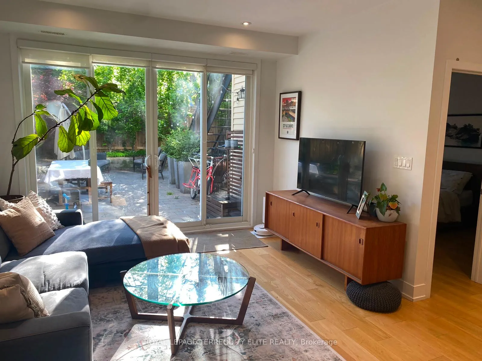 Photo 4 of Unit Main, 34 St Paul Street, Toronto, Moss Park — HOMEH