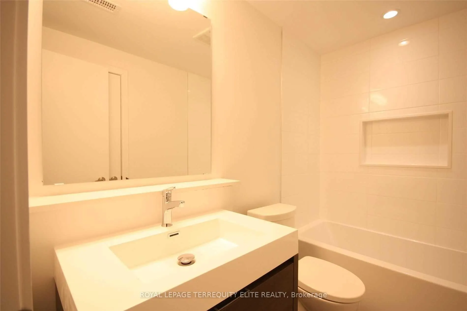 Photo 7 of Unit Main, 34 St Paul Street, Toronto, Moss Park — HOMEH