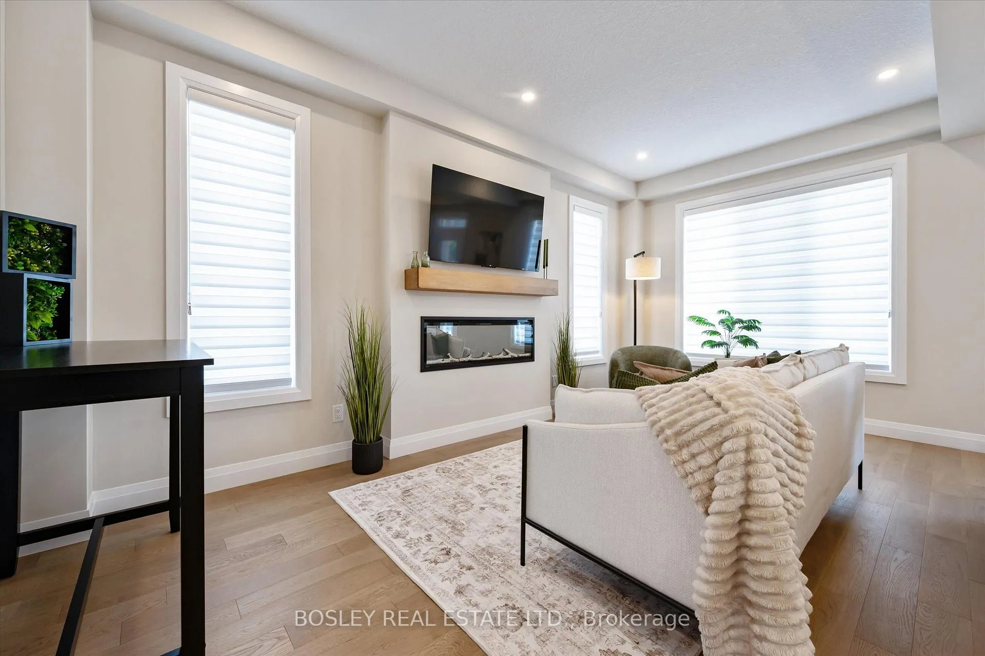 Photo 4 of 111 Catherine Street, Wilmot, New Hamburg — HOMEH