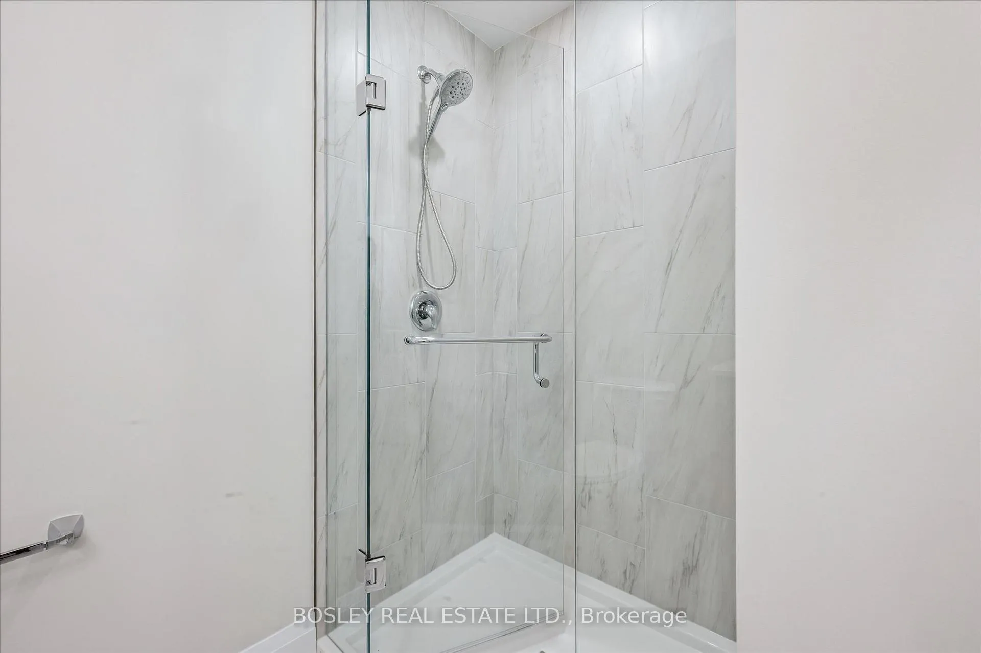 Photo 15 of 111 Catherine Street, Wilmot, New Hamburg — HOMEH