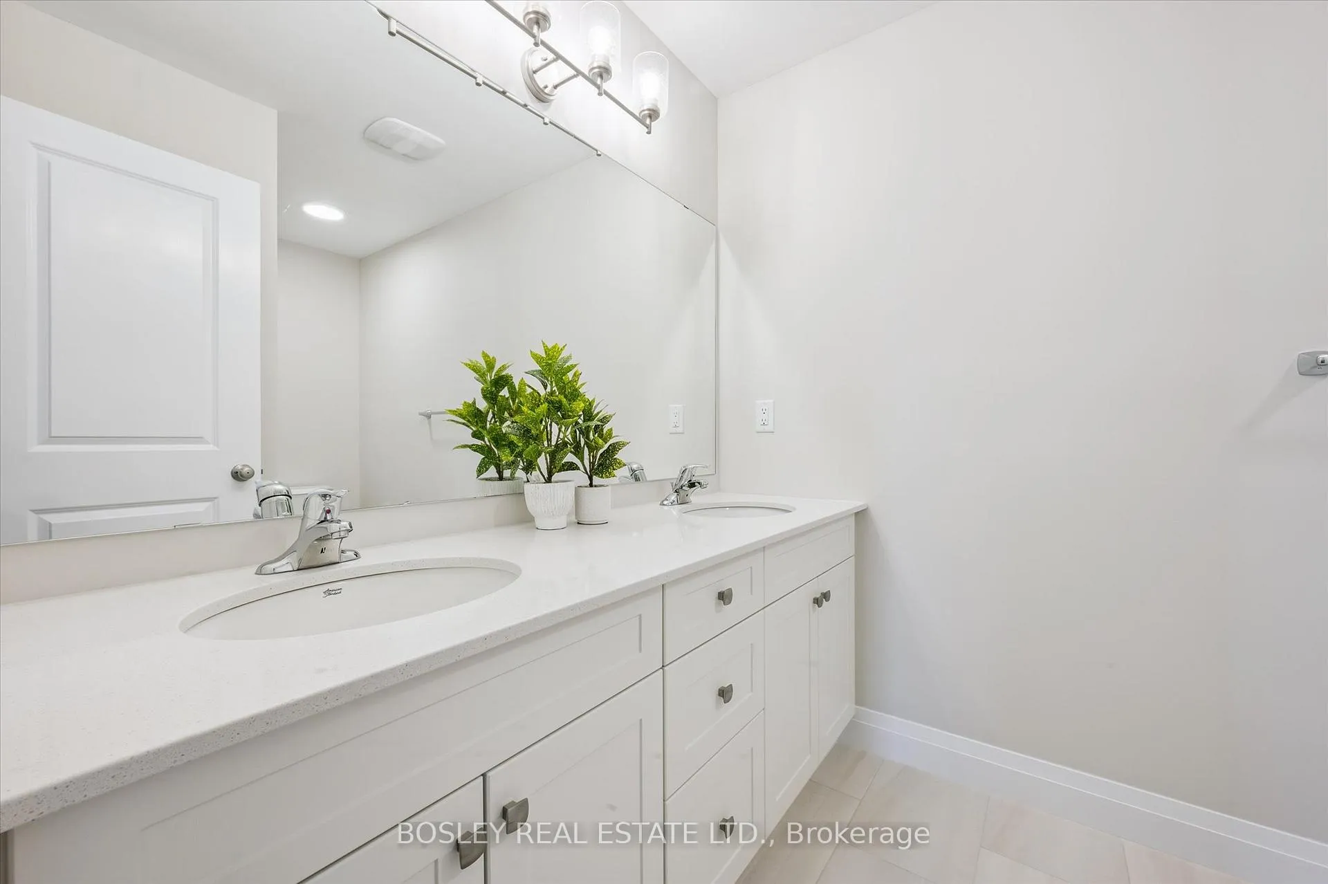 Photo 20 of 113 Catherine Street, Wilmot, New Hamburg — HOMEH