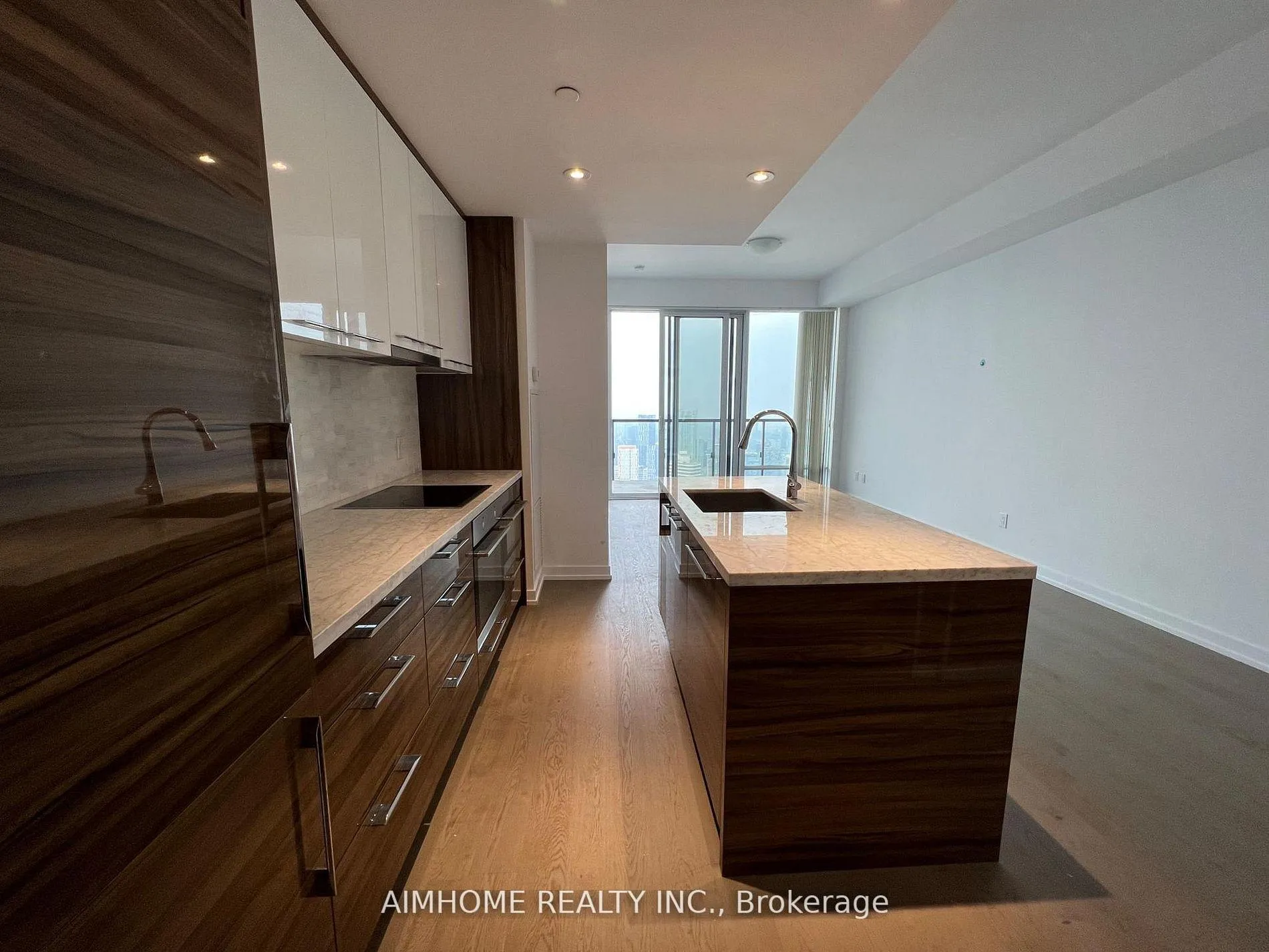 Photo 9 of Unit 5003, 488 University Avenue, Toronto, University — HOMEH