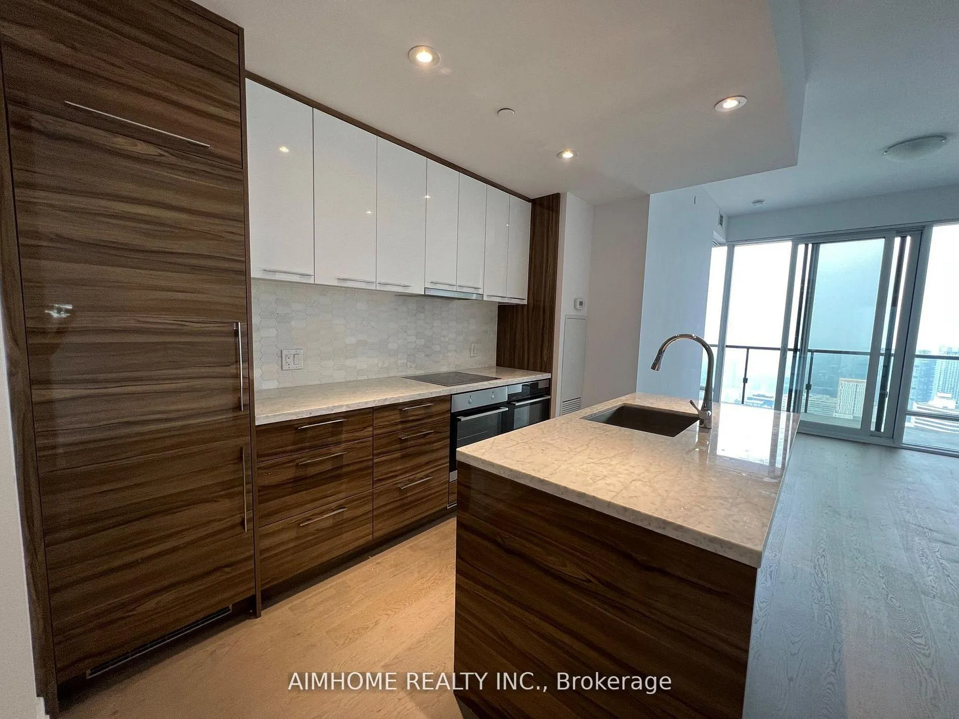 Photo 10 of Unit 5003, 488 University Avenue, Toronto, University — HOMEH