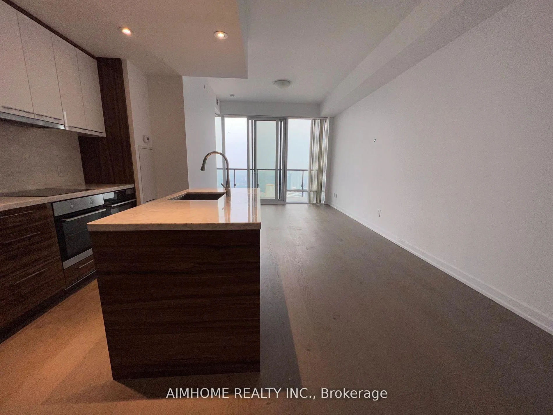 Photo 11 of Unit 5003, 488 University Avenue, Toronto, University — HOMEH