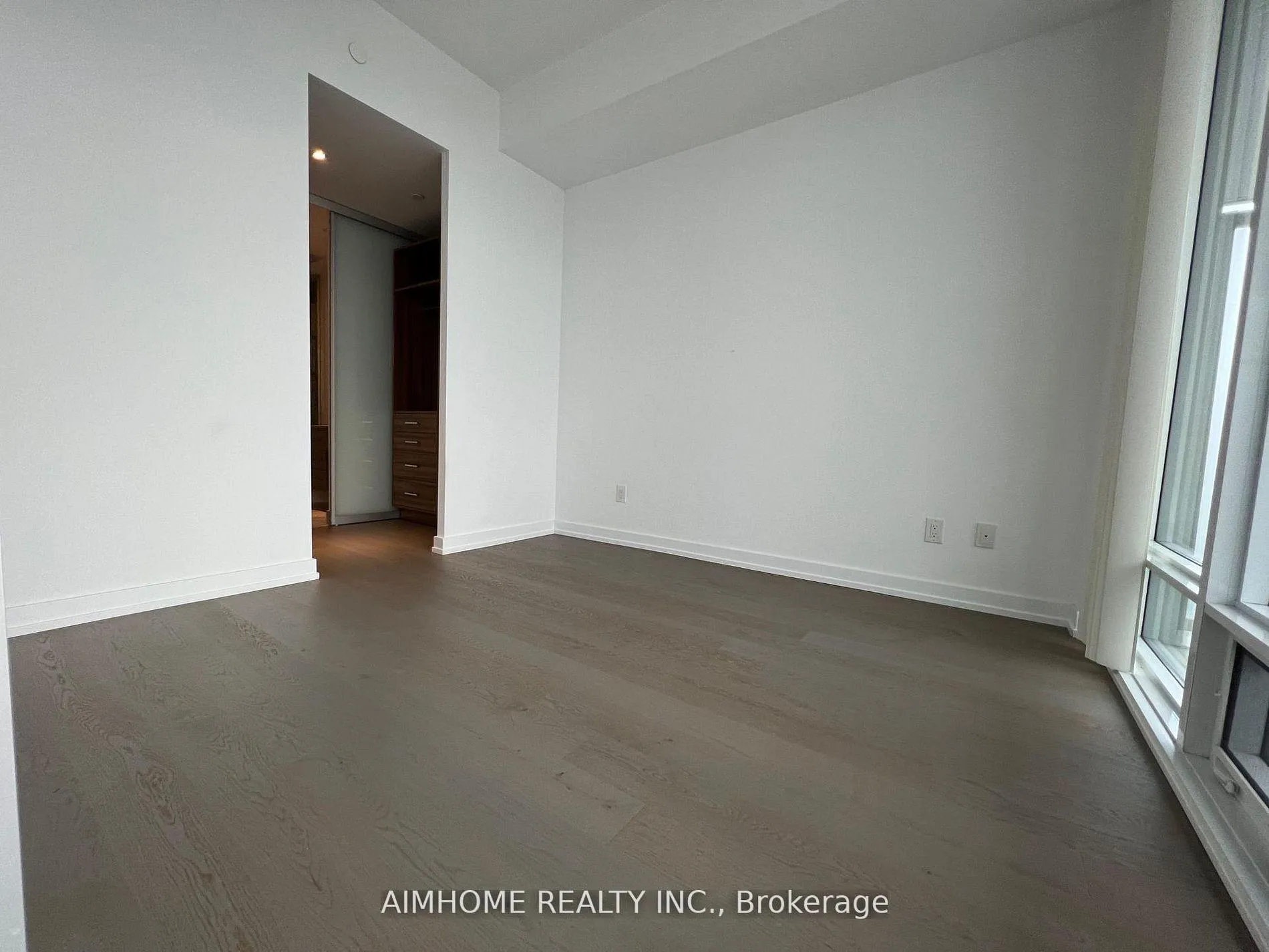 Photo 13 of Unit 5003, 488 University Avenue, Toronto, University — HOMEH