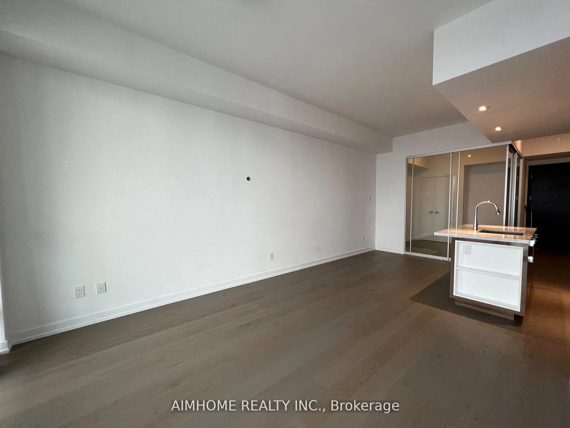 Photo 17 of Unit 5003, 488 University Avenue, Toronto, University — HOMEH
