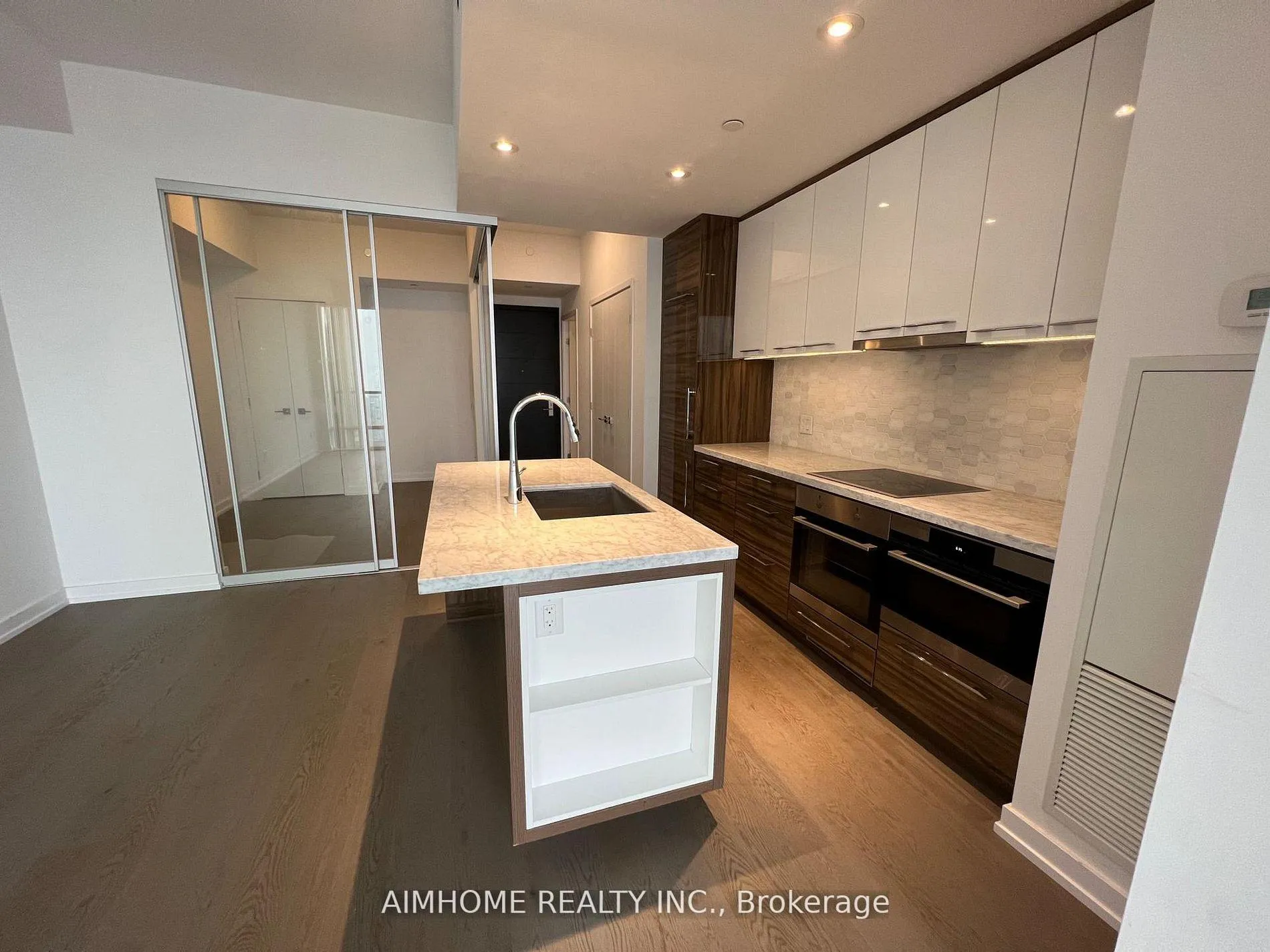 Photo 18 of Unit 5003, 488 University Avenue, Toronto, University — HOMEH