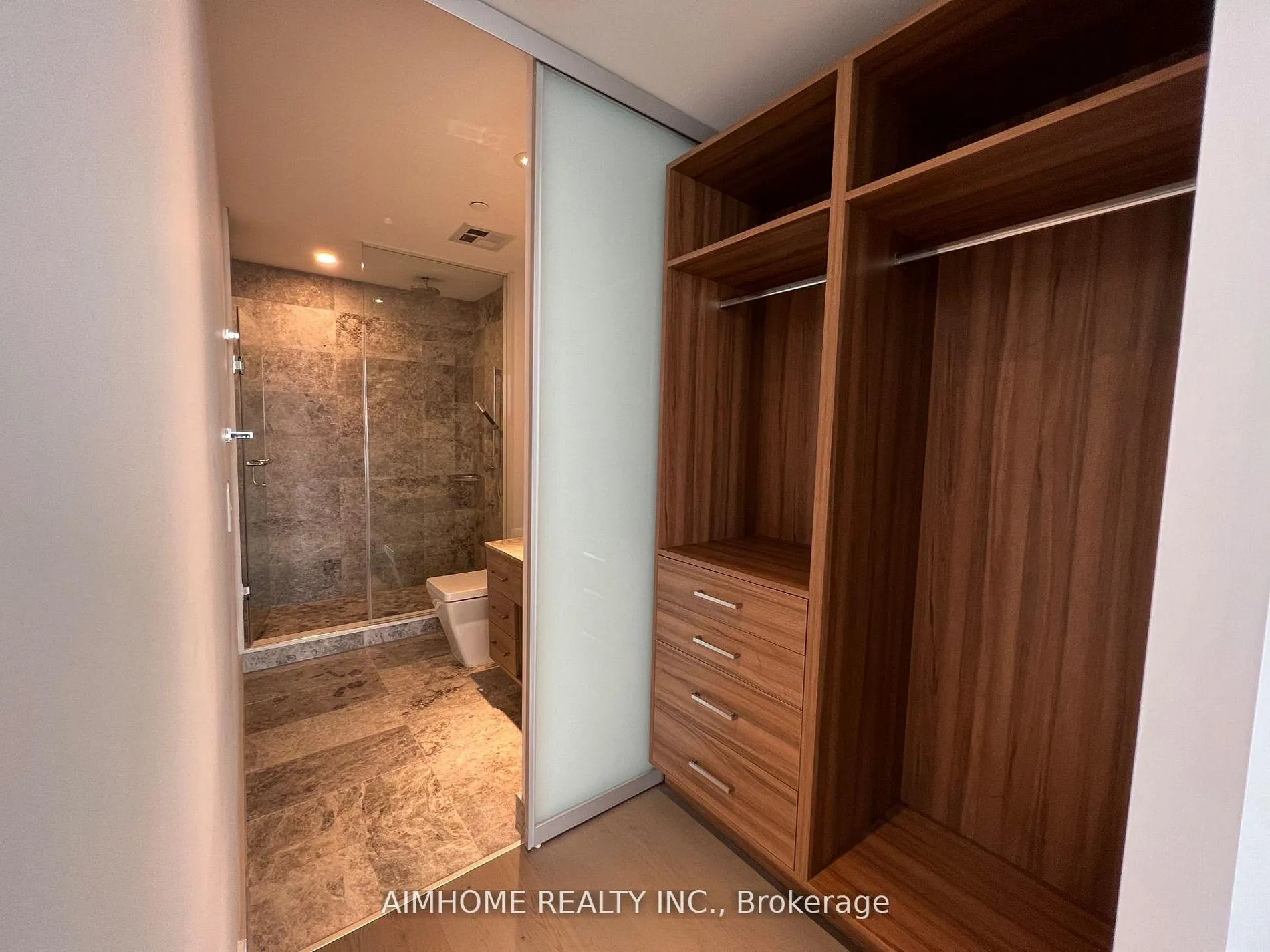 Photo 19 of Unit 5003, 488 University Avenue, Toronto, University — HOMEH
