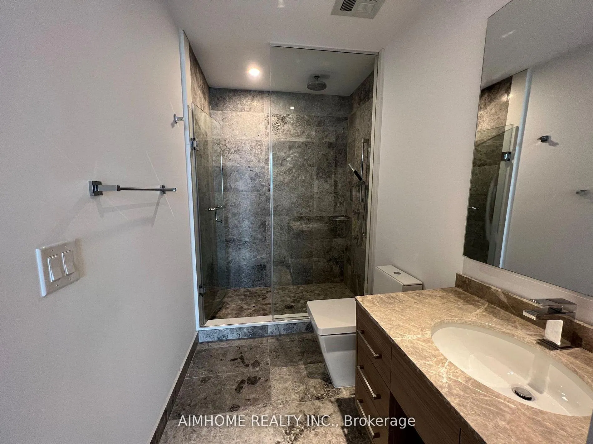 Photo 20 of Unit 5003, 488 University Avenue, Toronto, University — HOMEH