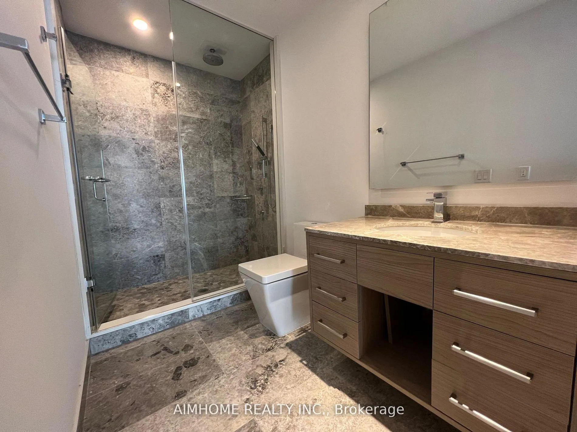 Photo 21 of Unit 5003, 488 University Avenue, Toronto, University — HOMEH