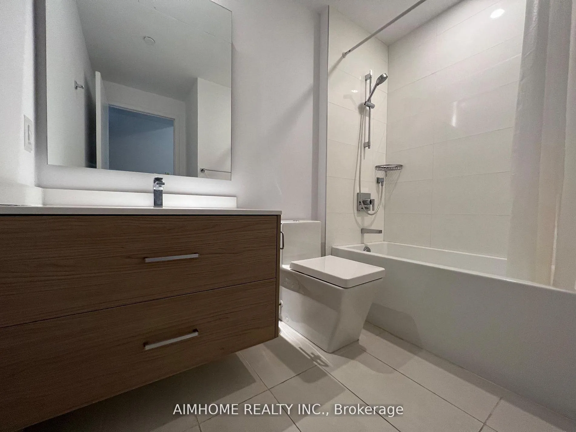 Photo 23 of Unit 5003, 488 University Avenue, Toronto, University — HOMEH