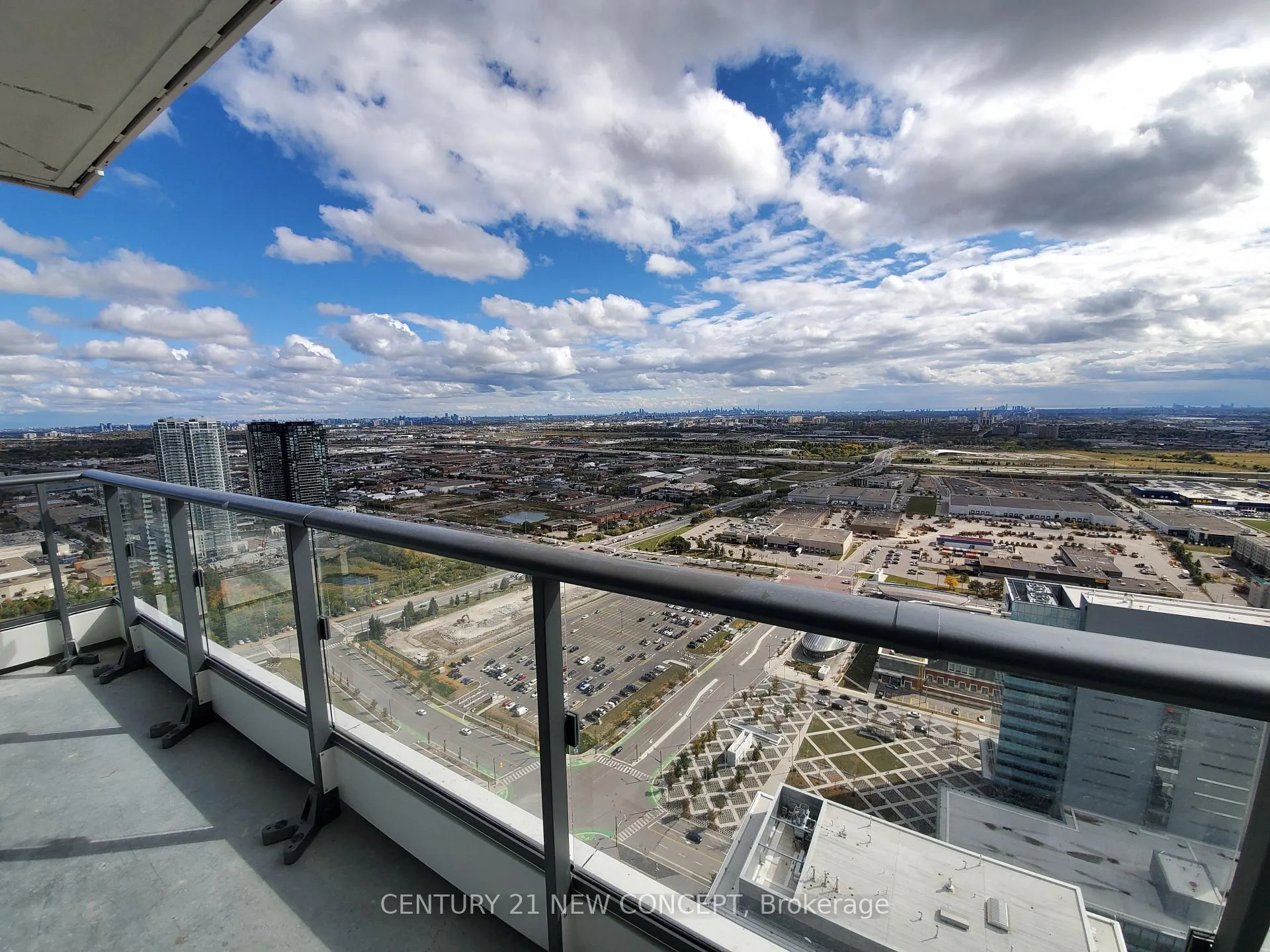 Photo 6 of Unit 4703, 5 Buttermill Avenue, Vaughan, Vaughan Corporate Centre — HOMEH