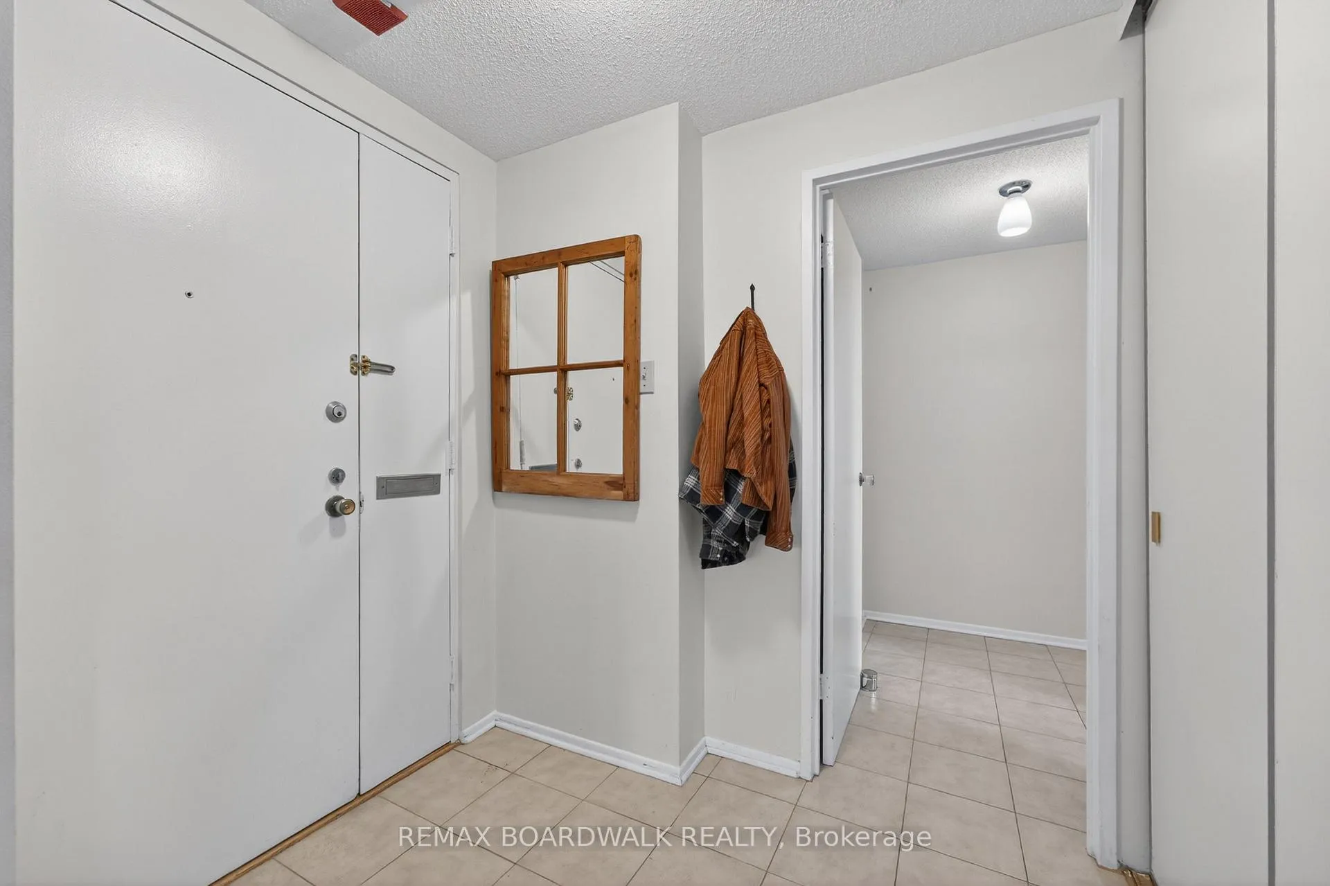 Photo 2 of Unit 308, 1356 Meadowlands Drive E, Ottawa, Borden Farm/Stewart Farm/Carleton Heights/Parkwood Hills — HOMEH