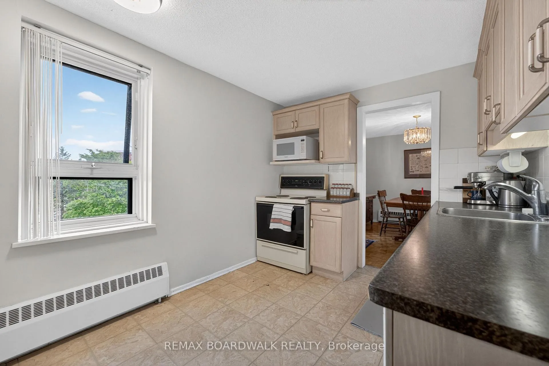 Photo 12 of Unit 308, 1356 Meadowlands Drive E, Ottawa, Borden Farm/Stewart Farm/Carleton Heights/Parkwood Hills — HOMEH
