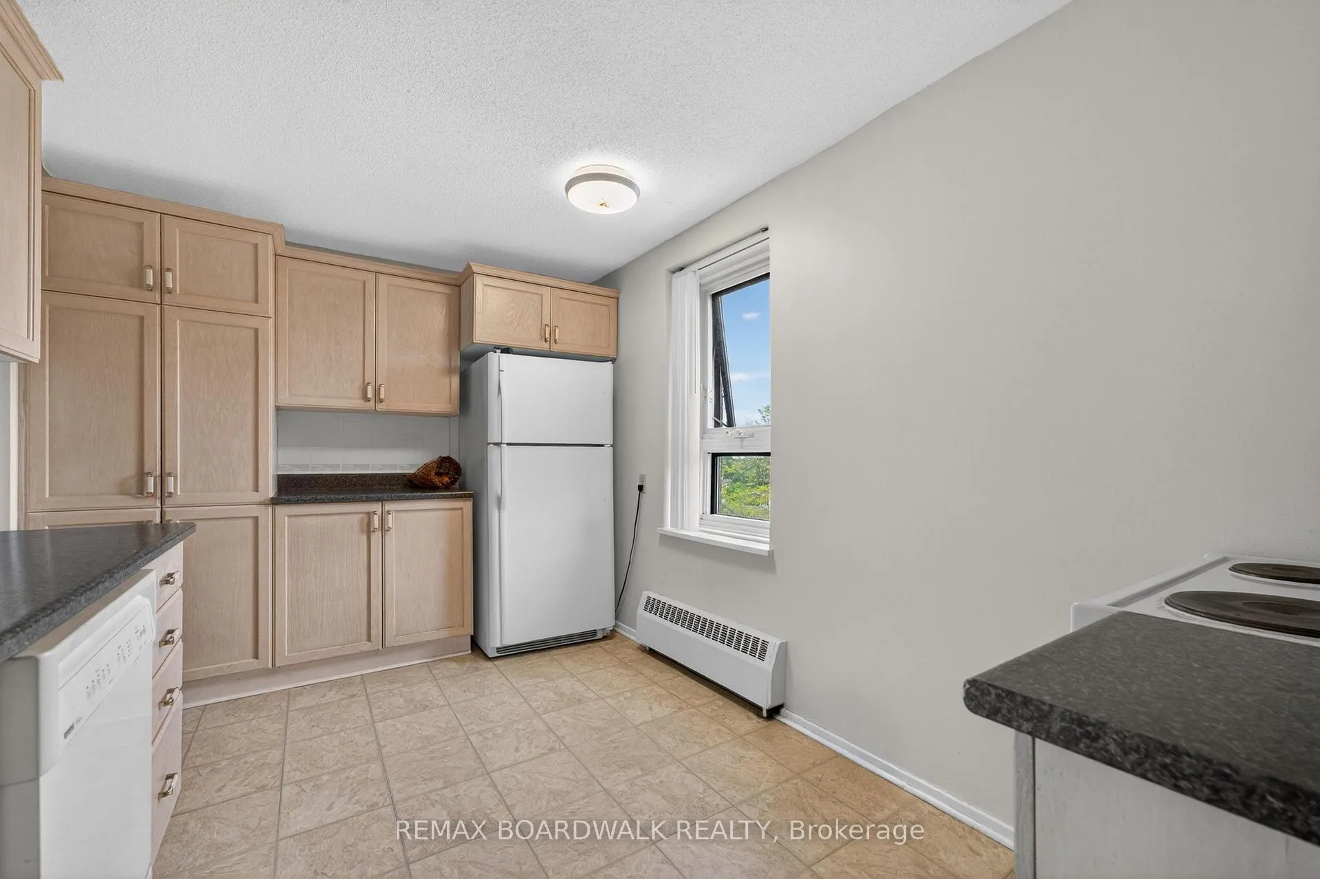 Photo 13 of Unit 308, 1356 Meadowlands Drive E, Ottawa, Borden Farm/Stewart Farm/Carleton Heights/Parkwood Hills — HOMEH