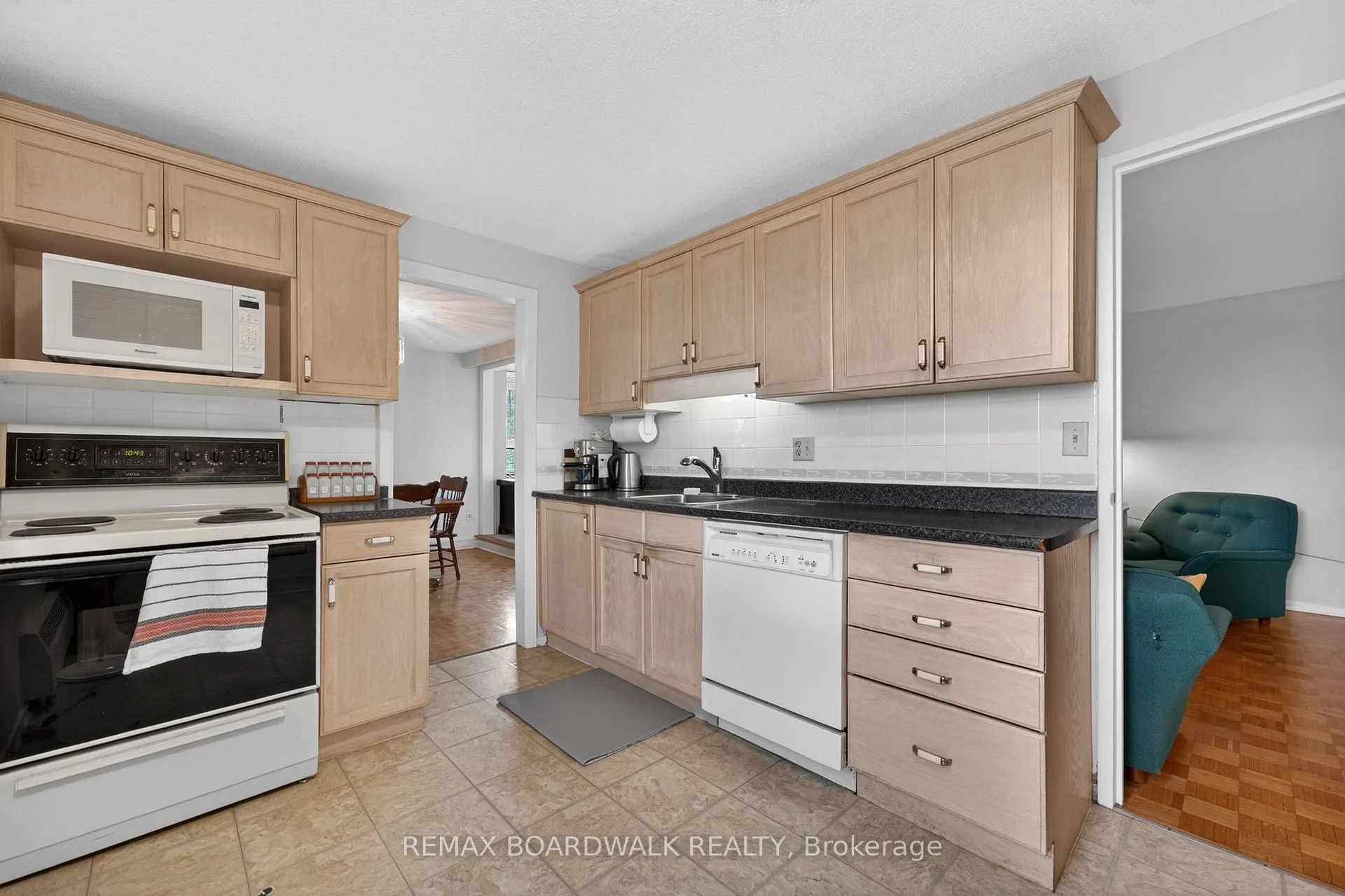 Photo 15 of Unit 308, 1356 Meadowlands Drive E, Ottawa, Borden Farm/Stewart Farm/Carleton Heights/Parkwood Hills — HOMEH