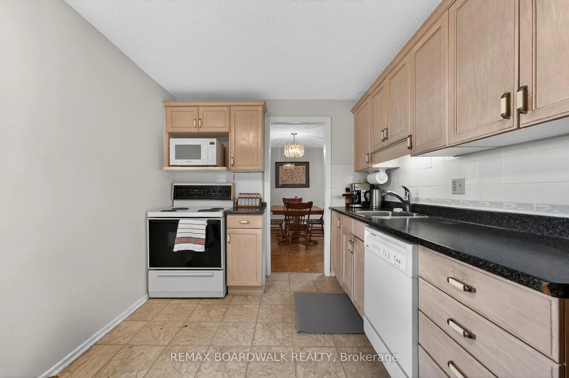 Photo 16 of Unit 308, 1356 Meadowlands Drive E, Ottawa, Borden Farm/Stewart Farm/Carleton Heights/Parkwood Hills — HOMEH