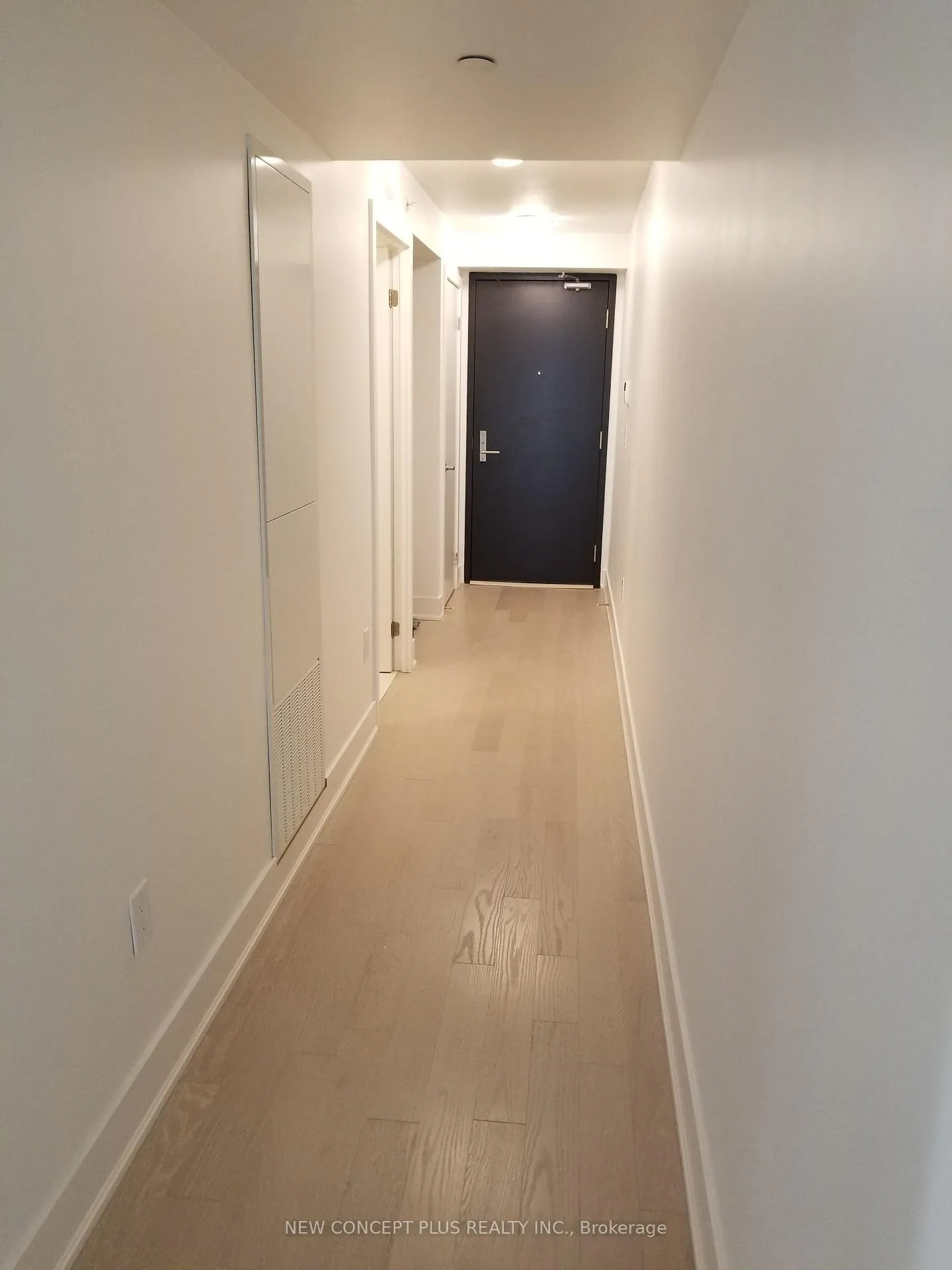 Photo 2 of Unit 719, 955 Bay Street, Toronto, Bay Street Corridor — HOMEH