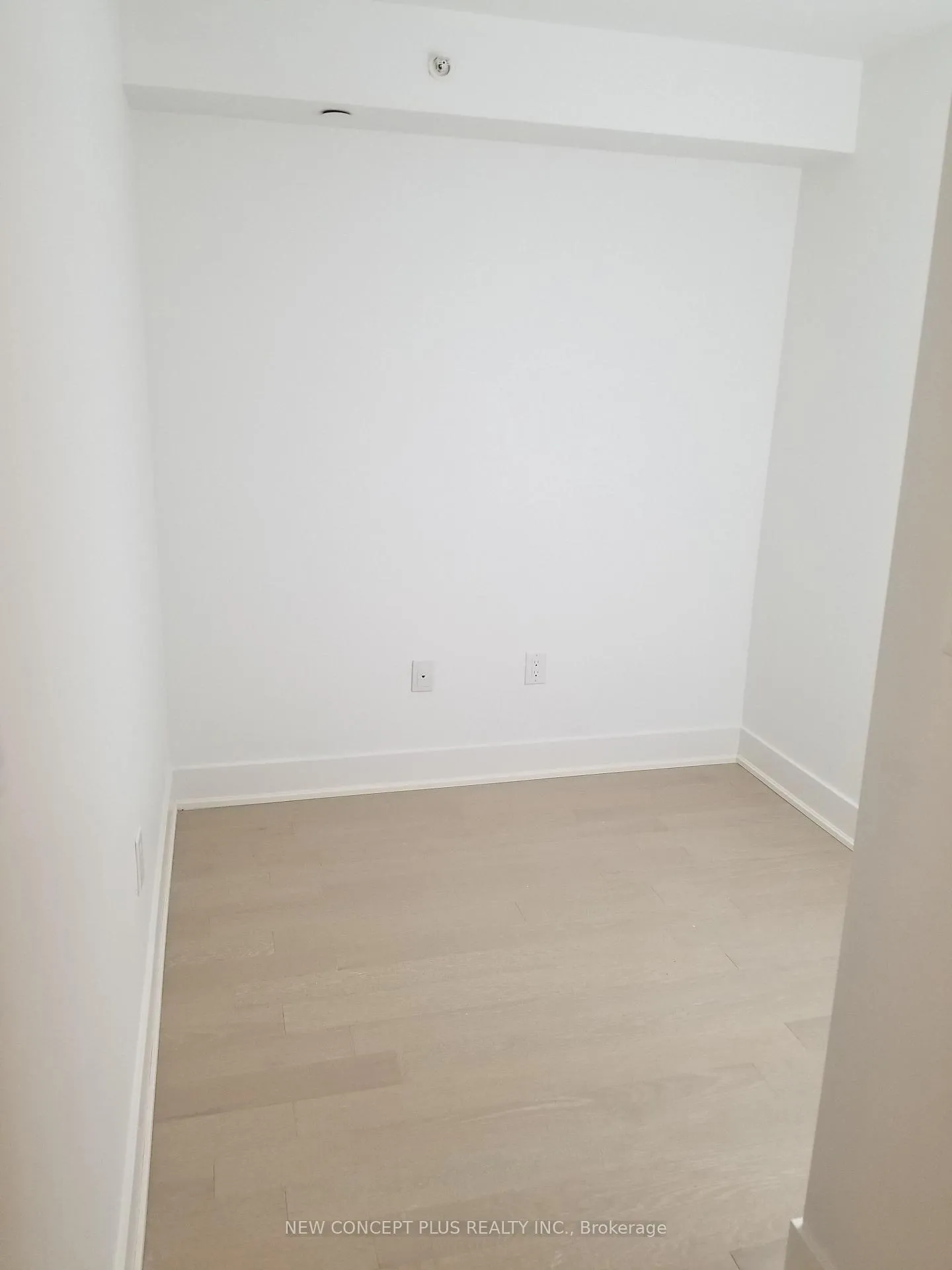 Photo 5 of Unit 719, 955 Bay Street, Toronto, Bay Street Corridor — HOMEH