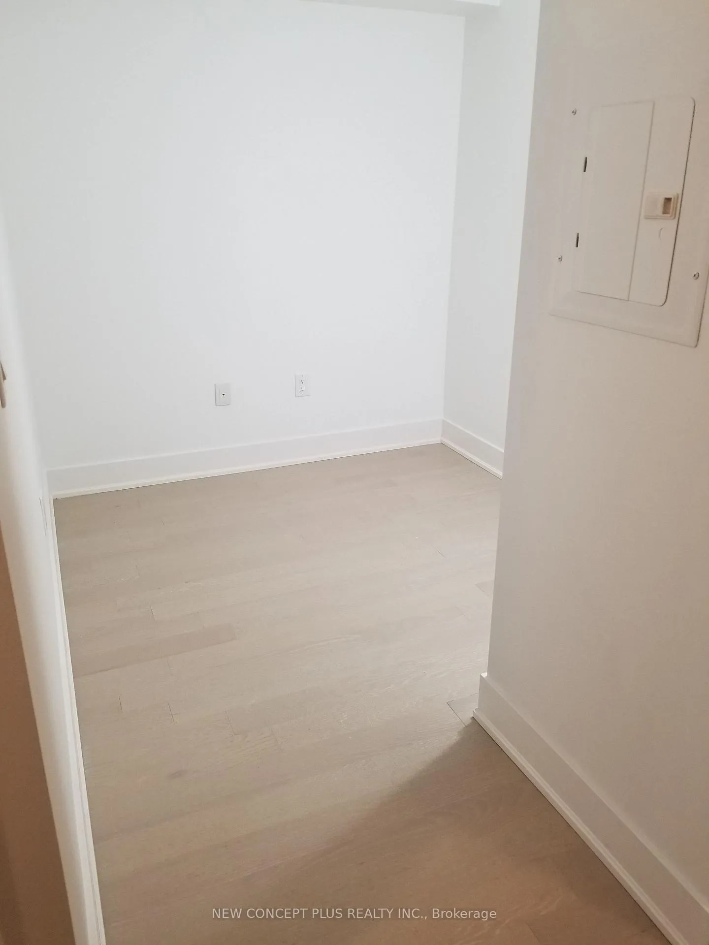 Photo 6 of Unit 719, 955 Bay Street, Toronto, Bay Street Corridor — HOMEH