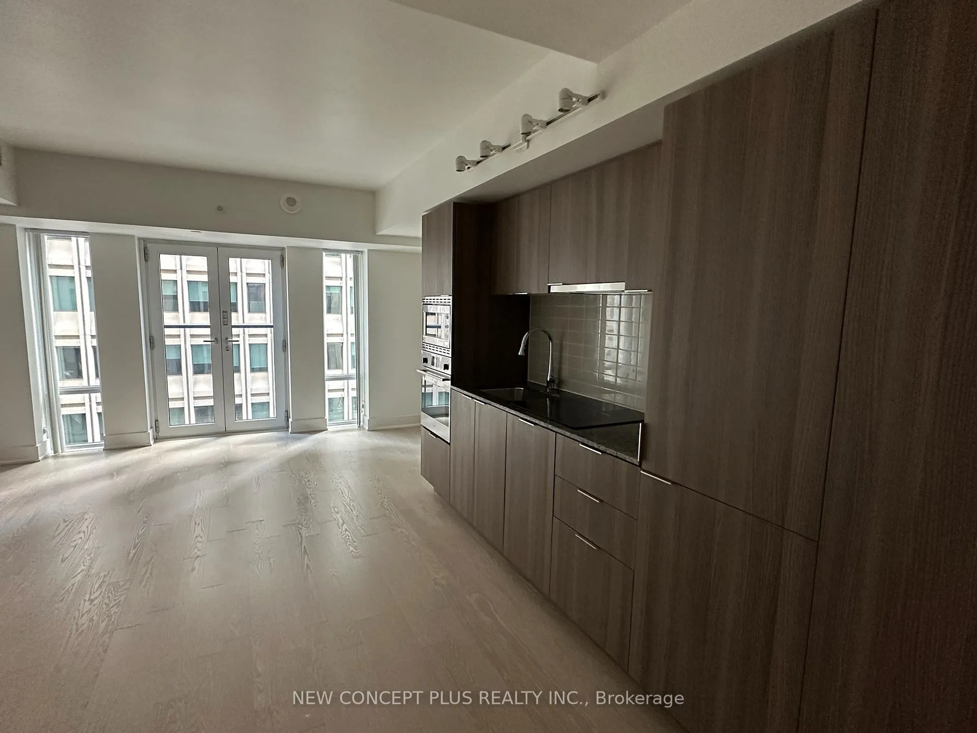 Photo 13 of Unit 719, 955 Bay Street, Toronto, Bay Street Corridor — HOMEH