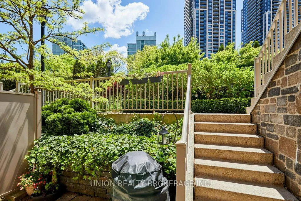Photo 3 of Unit 39, 93 The Queensway, Toronto, High Park-Swansea — HOMEH