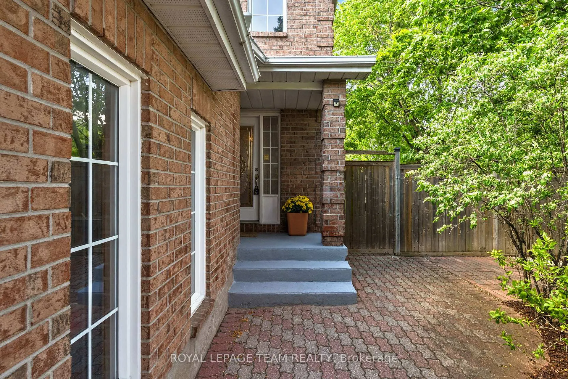 Photo 3 of 2 Ipswich Terrace, Ottawa, Kanata - Morgan's Grant/South March — HOMEH