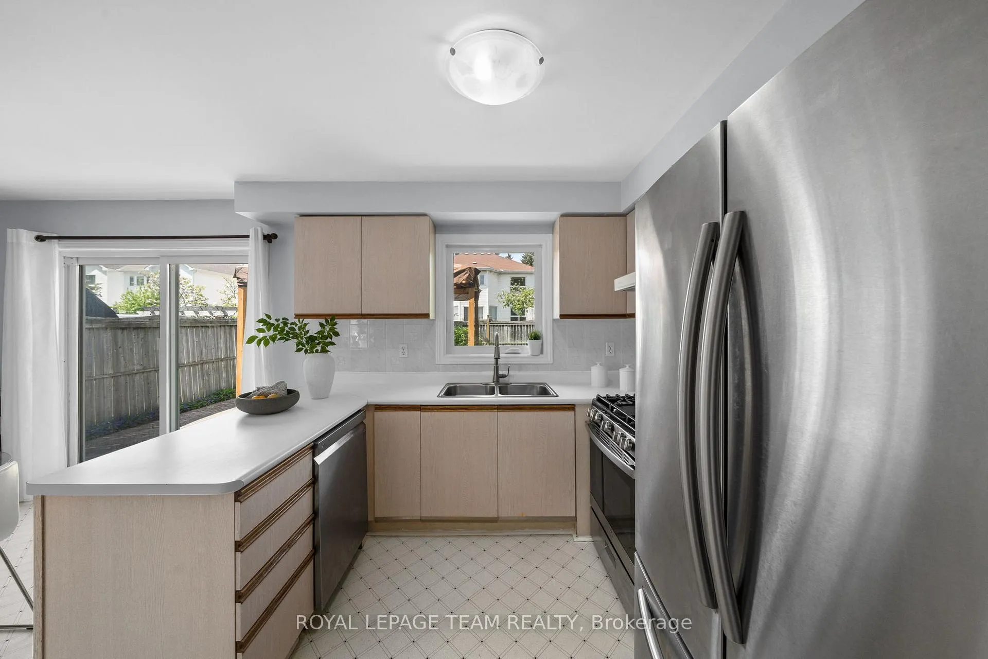 Photo 12 of 2 Ipswich Terrace, Ottawa, Kanata - Morgan's Grant/South March — HOMEH