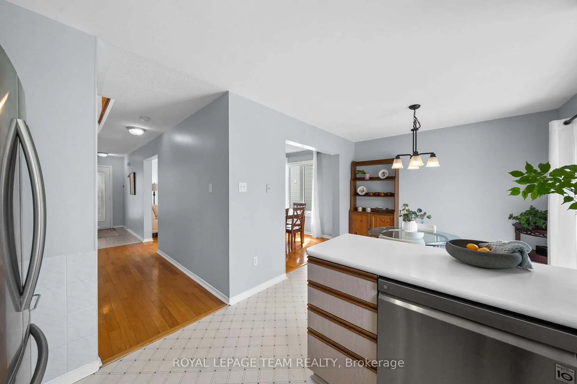Photo 14 of 2 Ipswich Terrace, Ottawa, Kanata - Morgan's Grant/South March — HOMEH