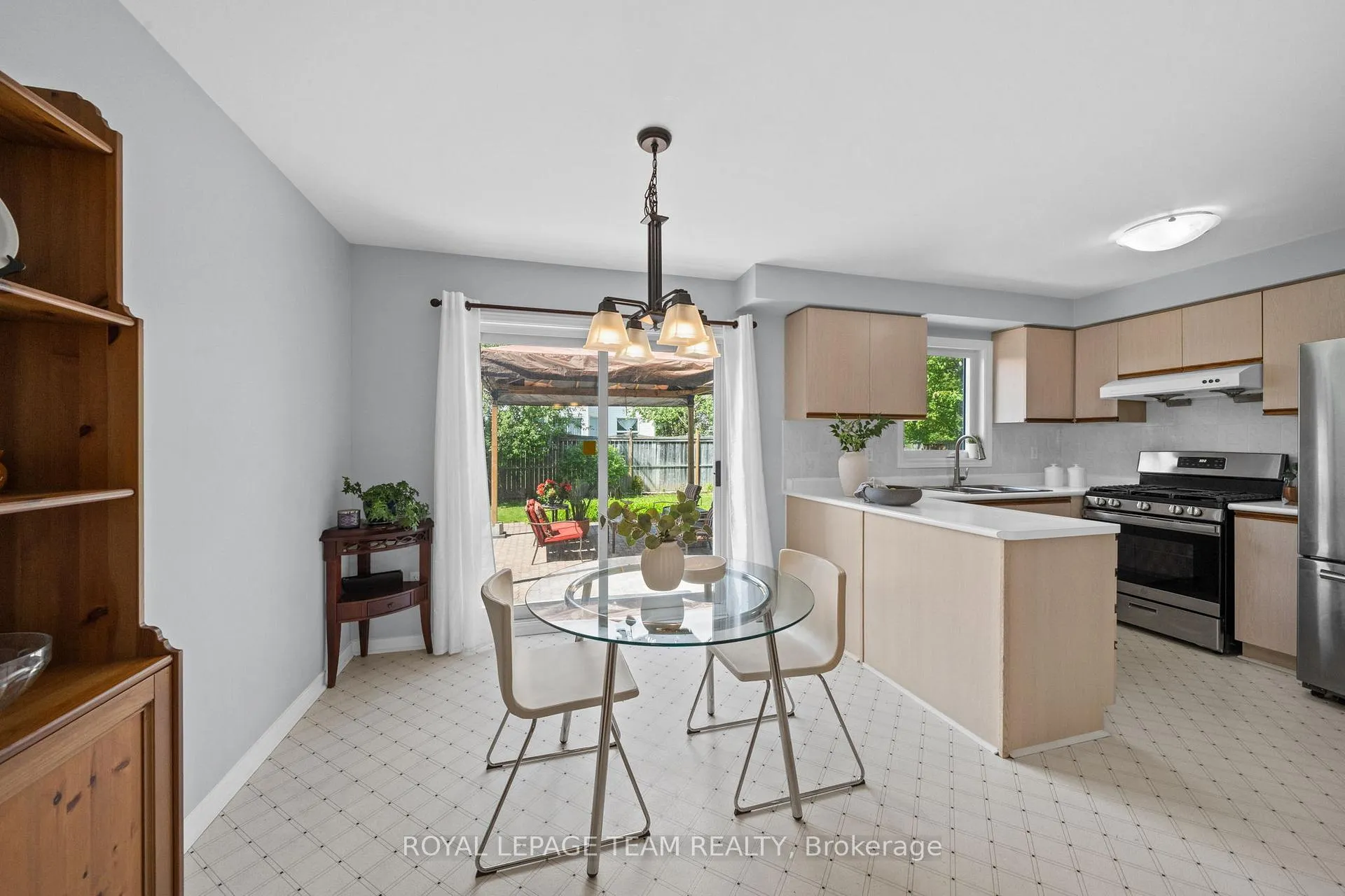 Photo 16 of 2 Ipswich Terrace, Ottawa, Kanata - Morgan's Grant/South March — HOMEH