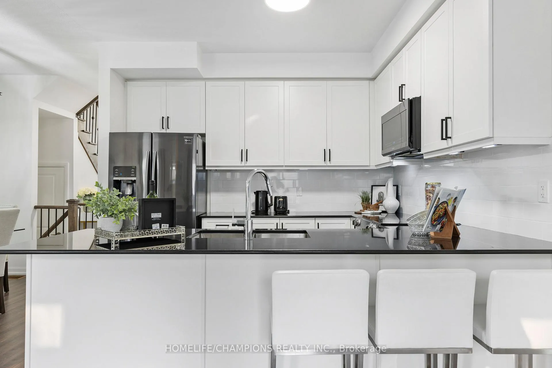 Photo 15 of 38 Longshore Way, Whitby, Port Whitby — HOMEH