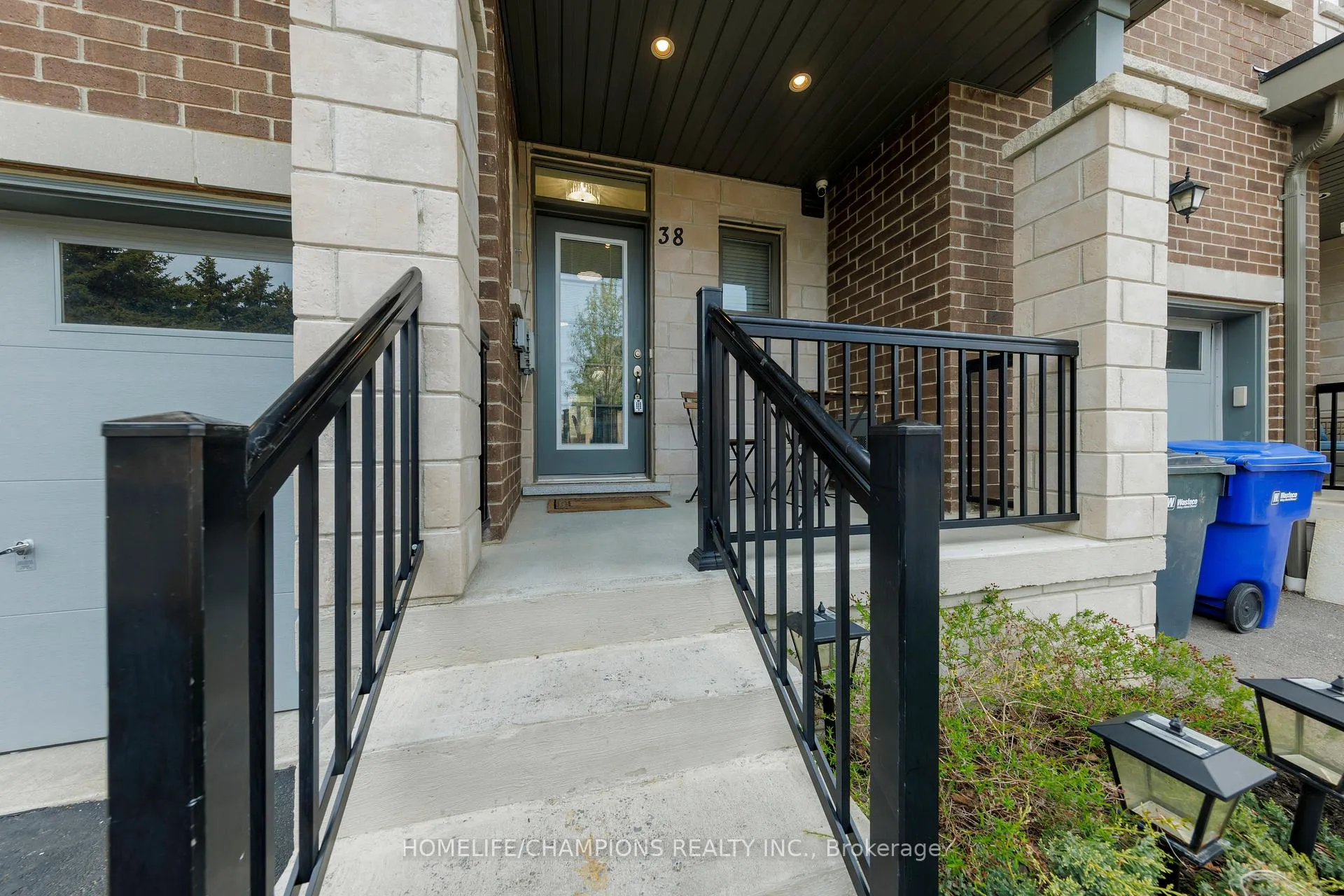 Photo 41 of 38 Longshore Way, Whitby, Port Whitby — HOMEH
