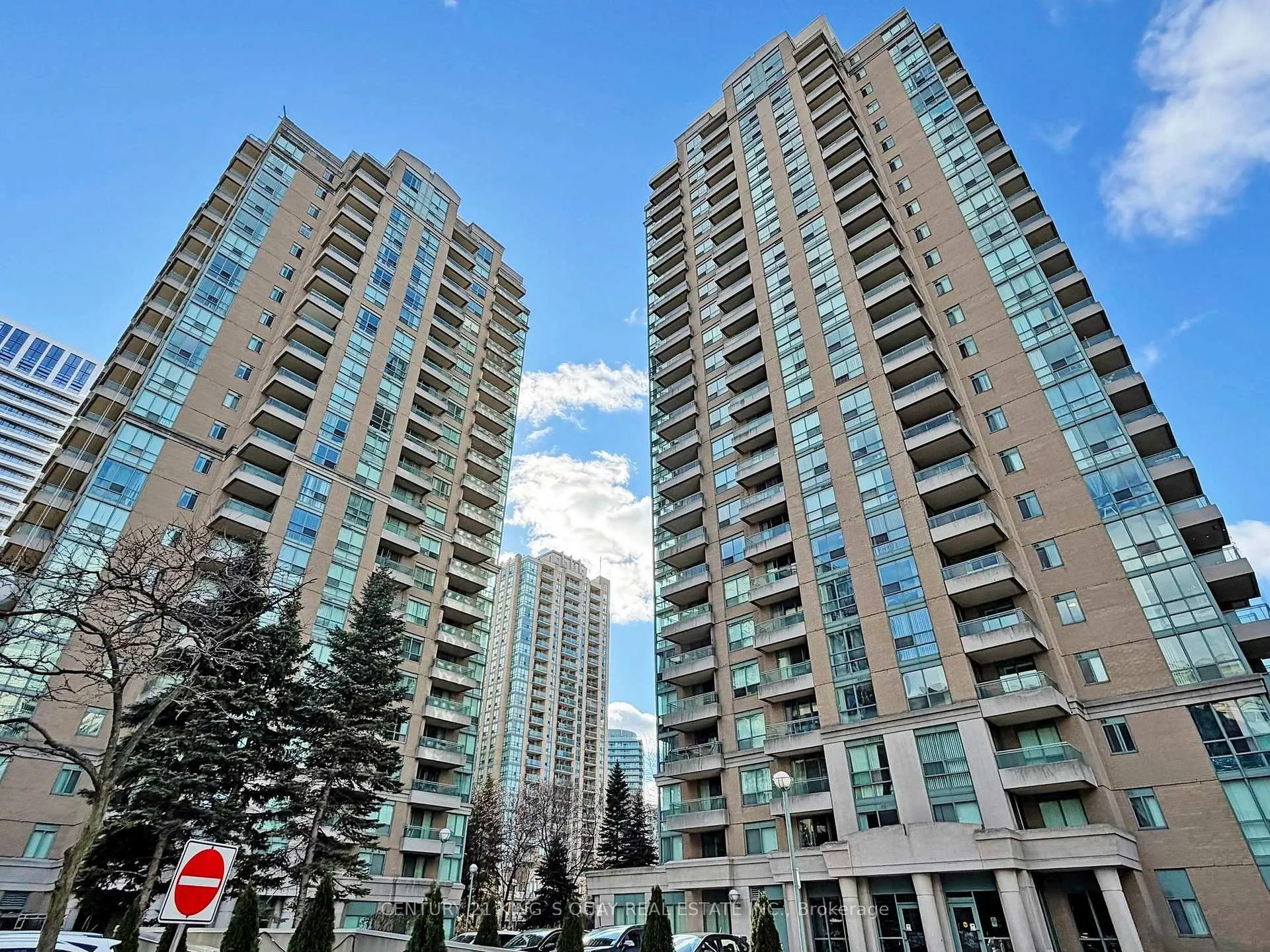 Front of Unit 306, 1 Pemberton Avenue