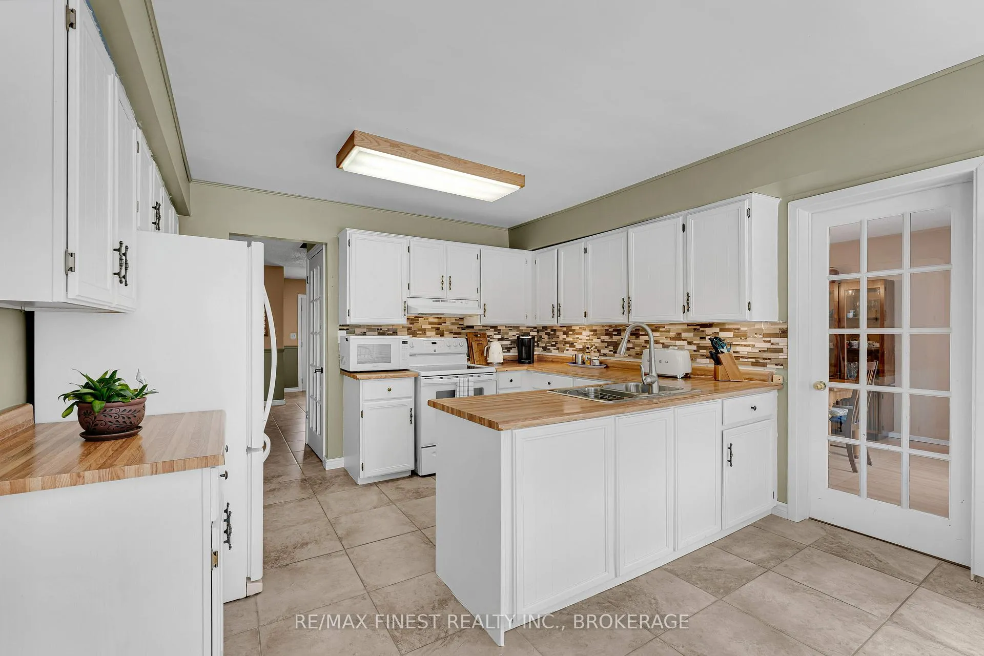 Photo 6 of 838 Woodside Drive, Kingston, North of Taylor-Kidd Blvd — HOMEH