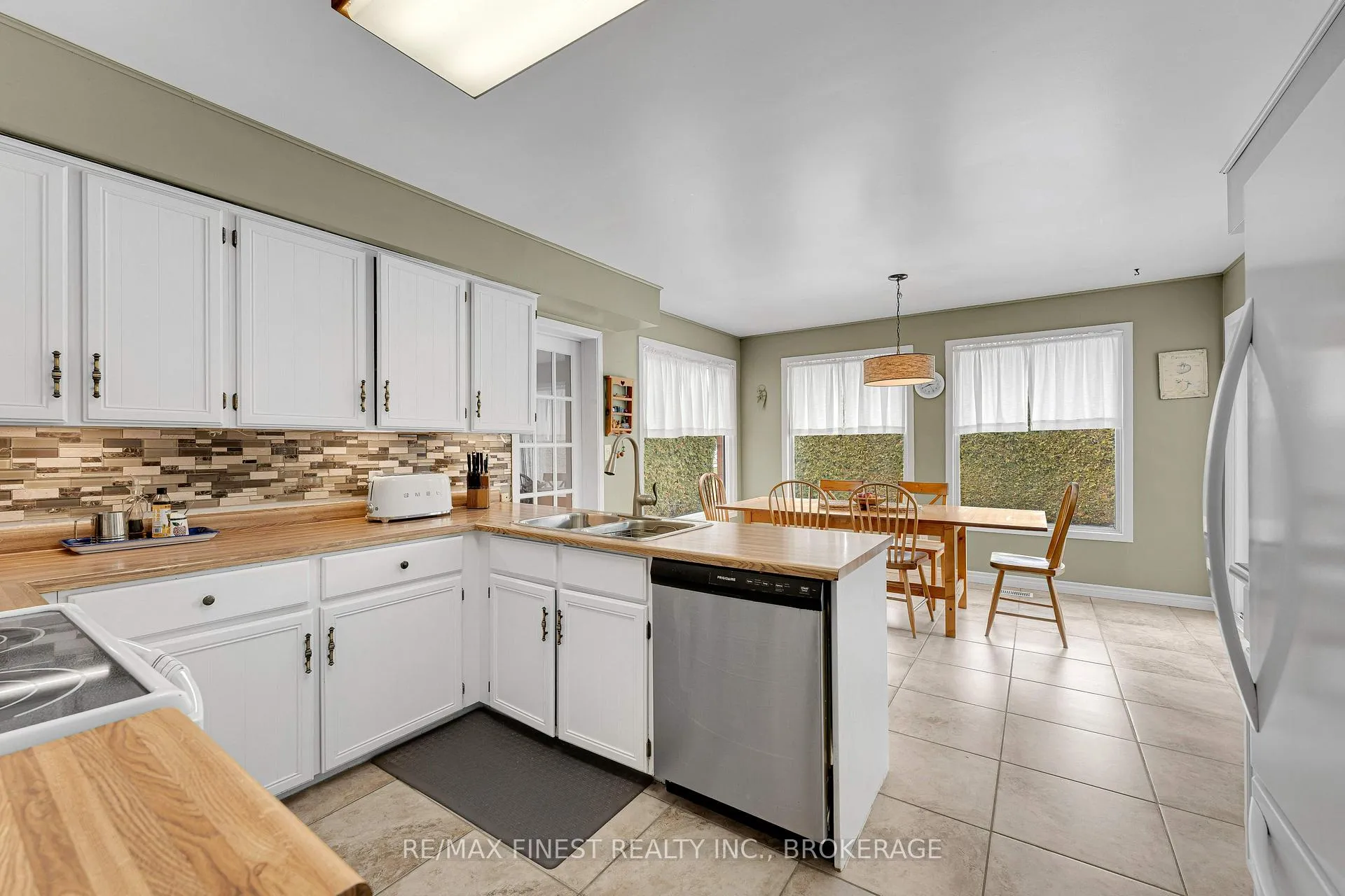 Photo 7 of 838 Woodside Drive, Kingston, North of Taylor-Kidd Blvd — HOMEH
