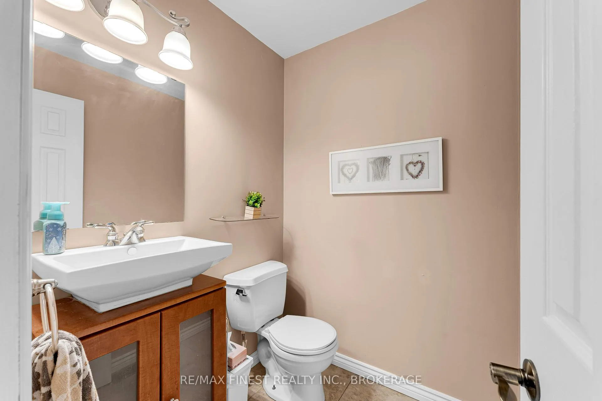 Photo 18 of 838 Woodside Drive, Kingston, North of Taylor-Kidd Blvd — HOMEH