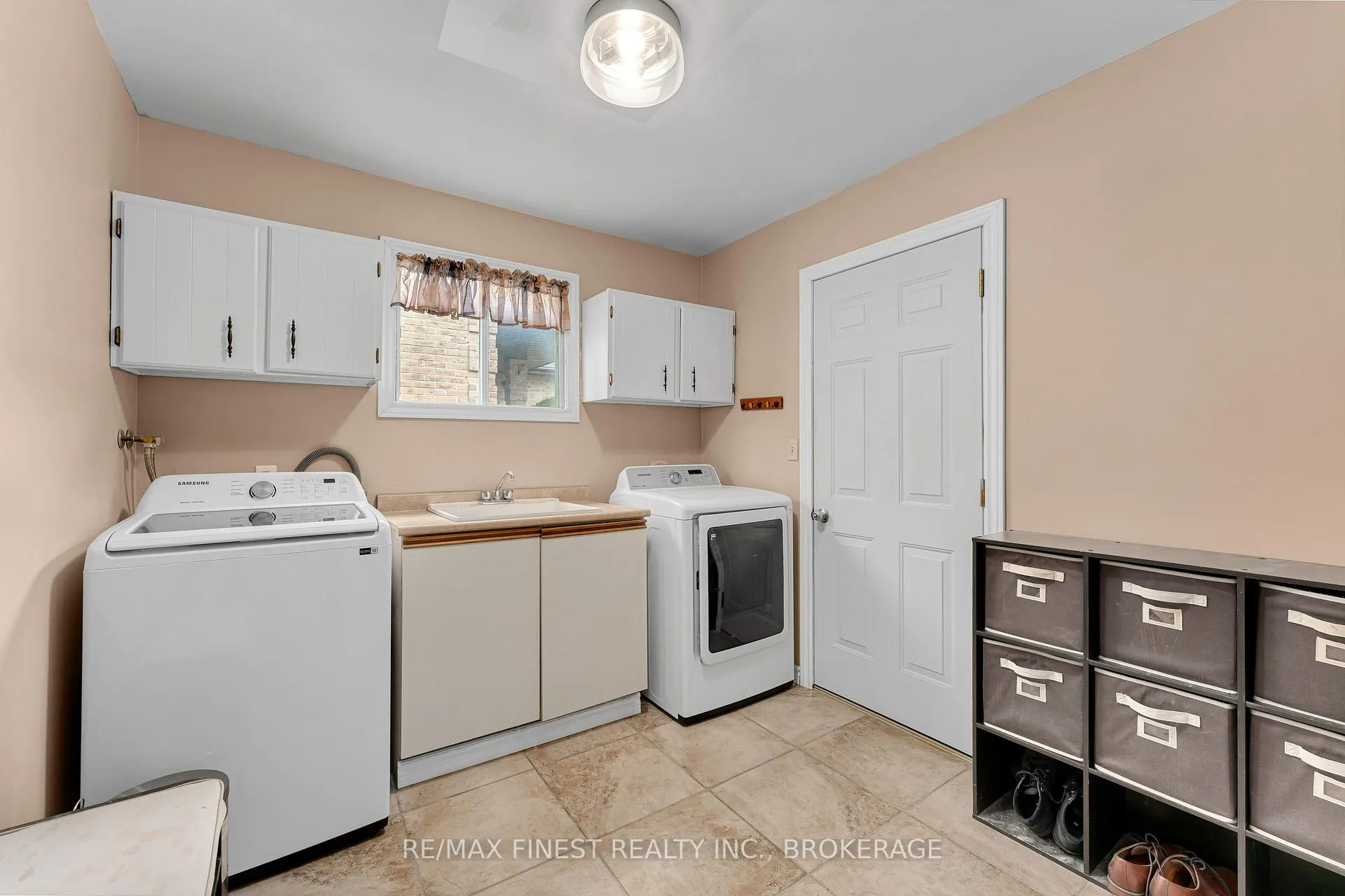 Photo 19 of 838 Woodside Drive, Kingston, North of Taylor-Kidd Blvd — HOMEH