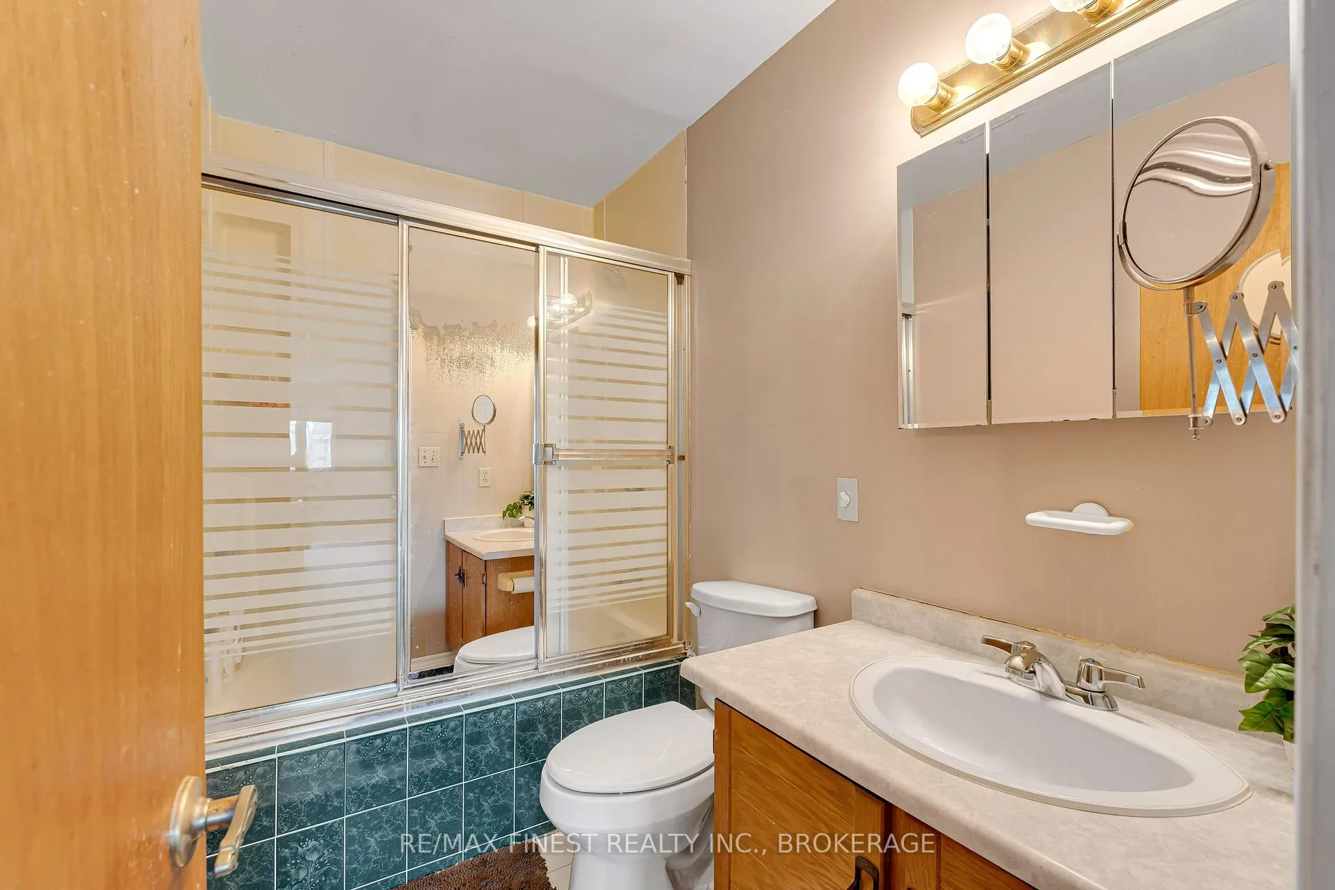 Photo 22 of 838 Woodside Drive, Kingston, North of Taylor-Kidd Blvd — HOMEH