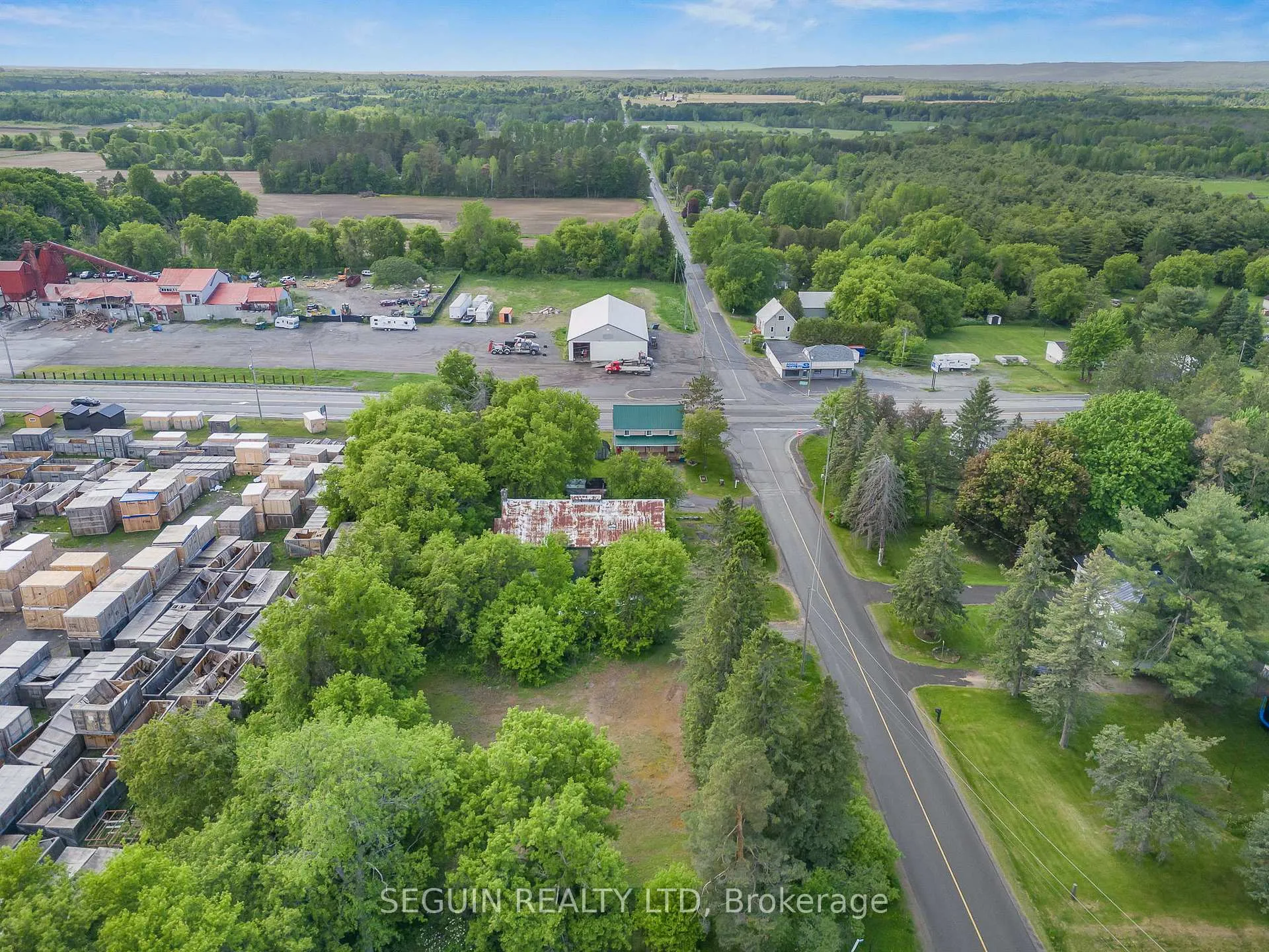 Photo 9 of 1050 Greenlane Road, Champlain, Champlain Twp — HOMEH